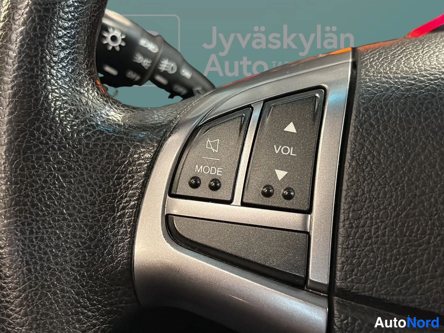 Valkoinen Ssangyong Korando 2015, yksityiskohta, kuva 11