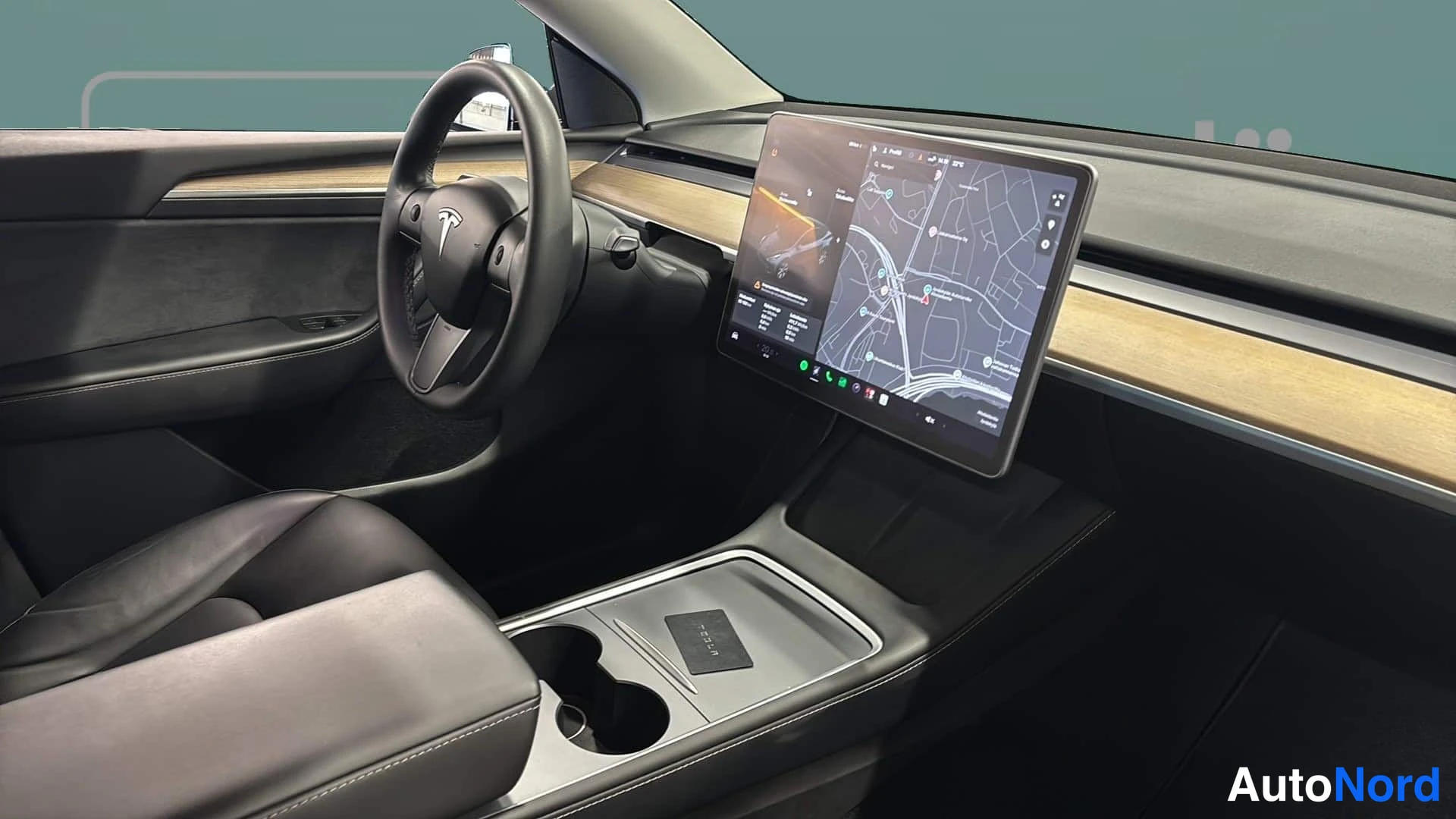 Harmaa Tesla Model Y 2021, ohjaamo, kuva 11