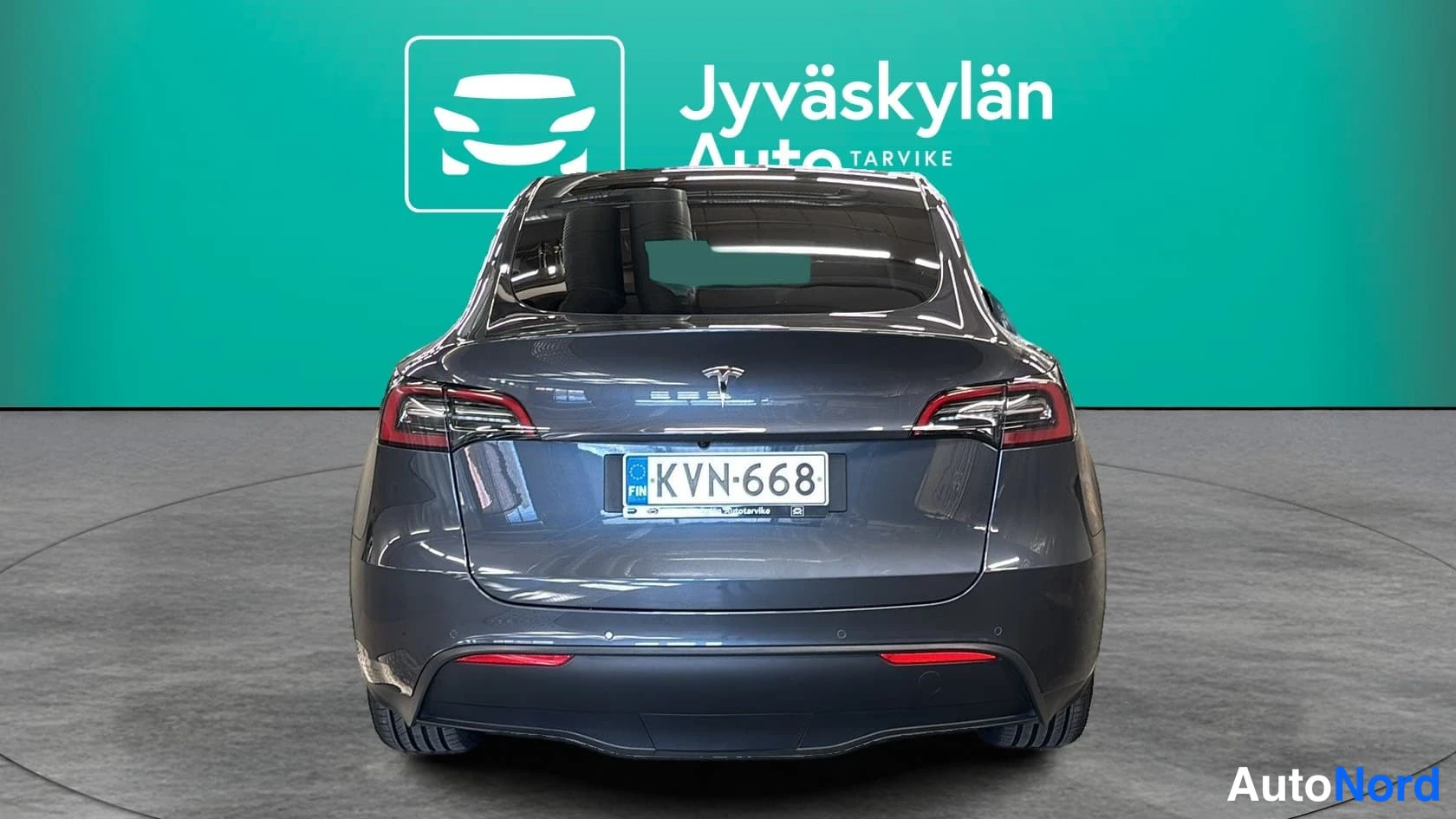 Harmaa Tesla Model Y 2021, takaa, kuva 8