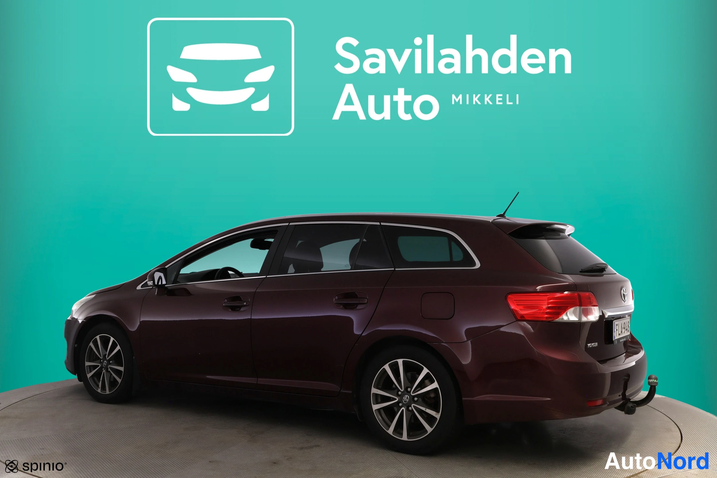 Punainen Toyota Avensis 2013, takaviisto, kuva 8