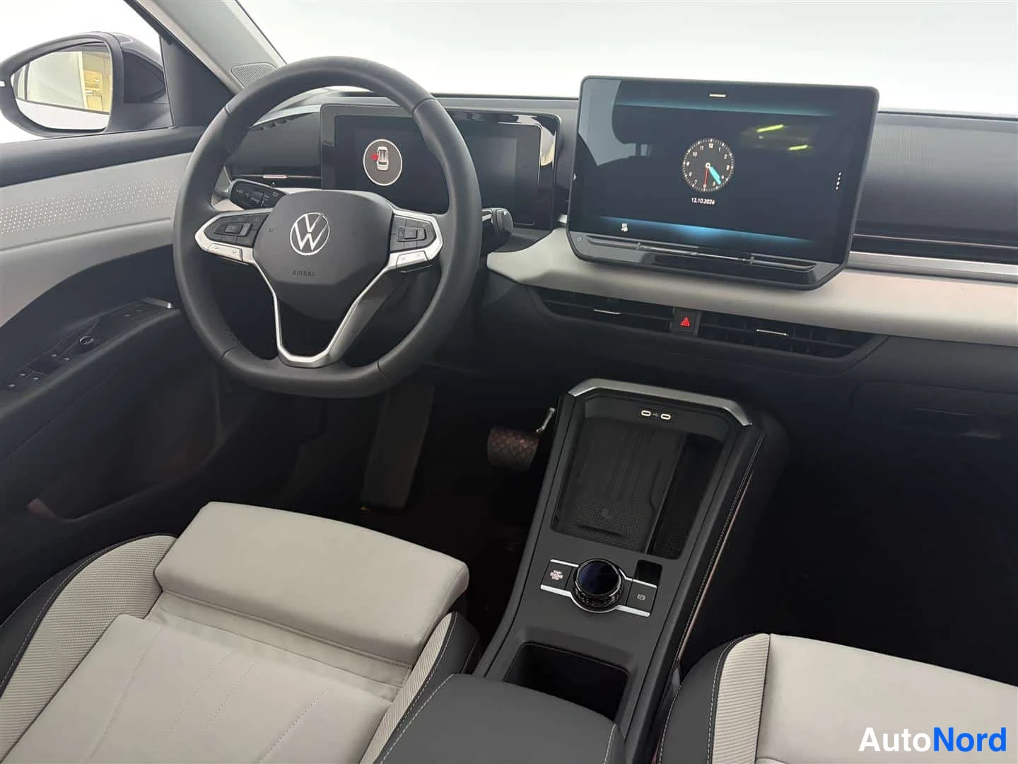 Harmaa Volkswagen T-Roc 2026, ohjaamo, kuva 15