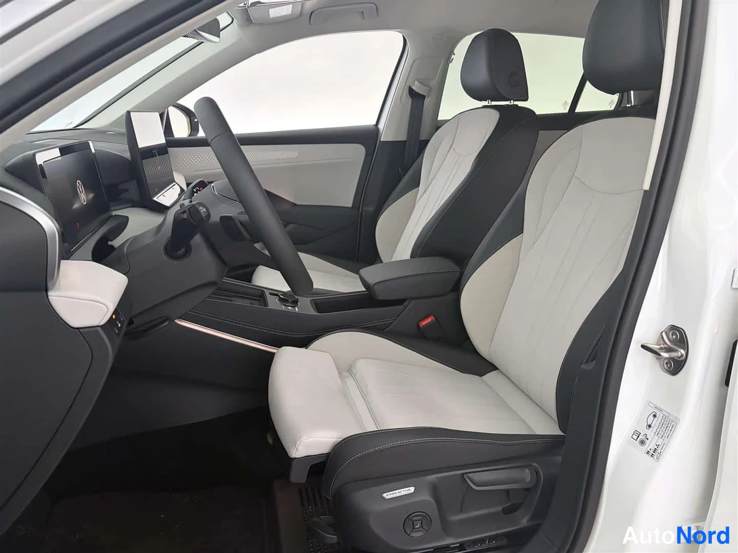 Harmaa Volkswagen T-Roc 2026, etuistuimet, kuva 18