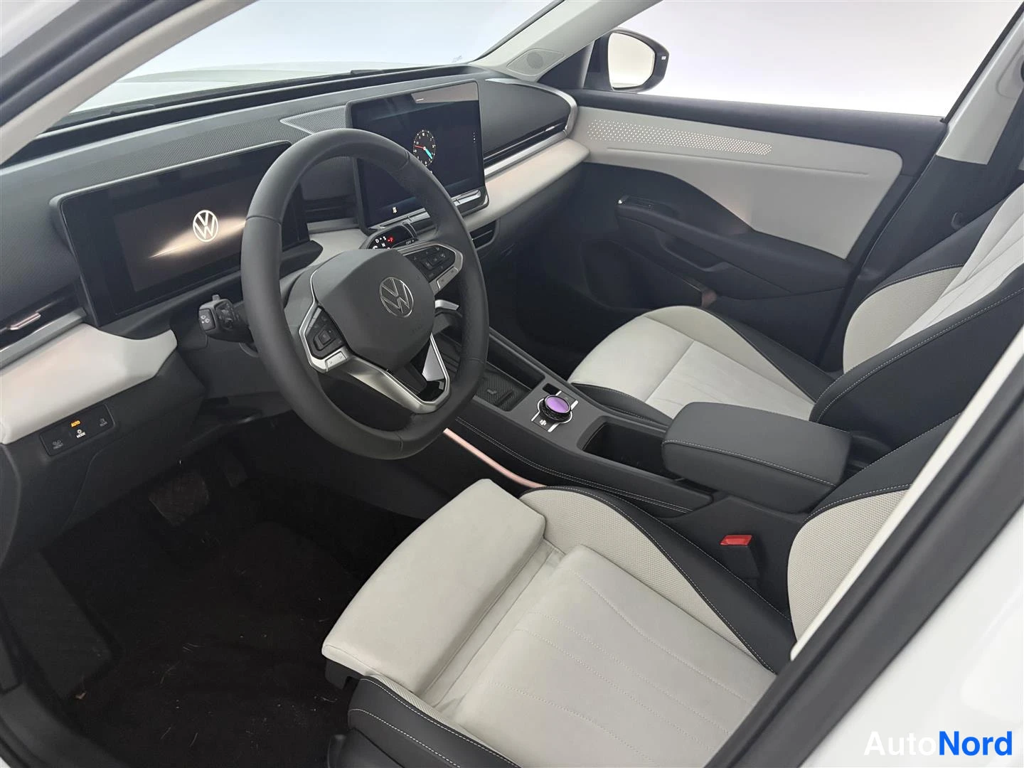 Harmaa Volkswagen T-Roc 2026, ohjaamo, kuva 16