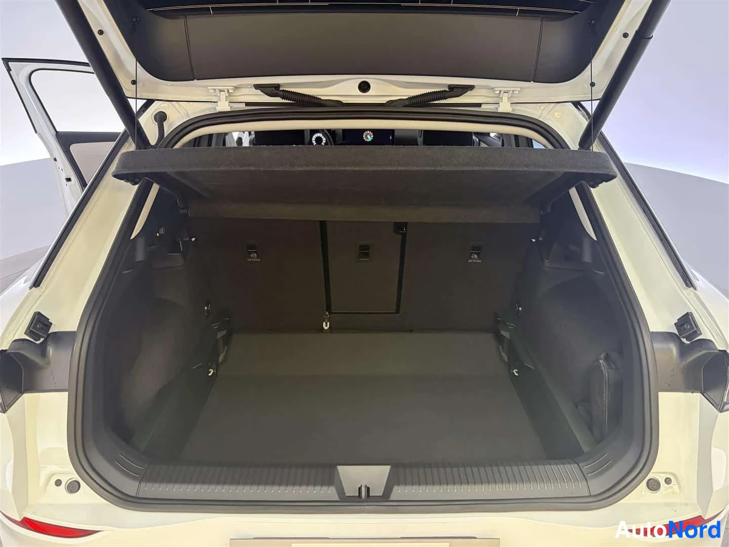 Harmaa Volkswagen T-Roc 2026, tavaratila, kuva 20