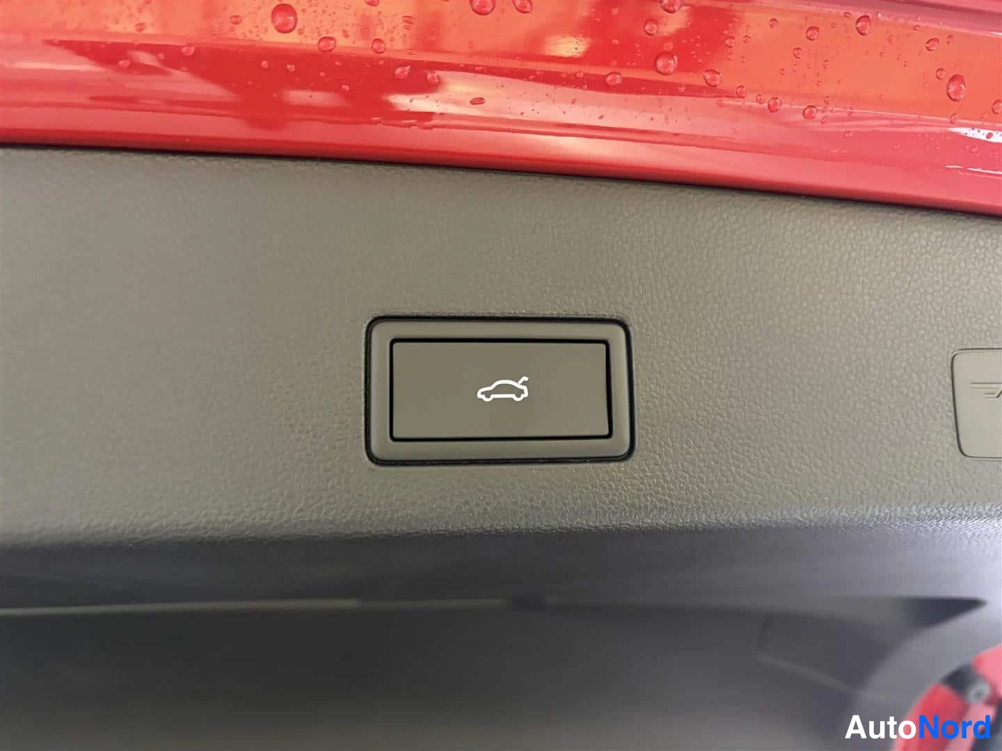 Punainen Volkswagen Golf 2026, yksityiskohta, kuva 20