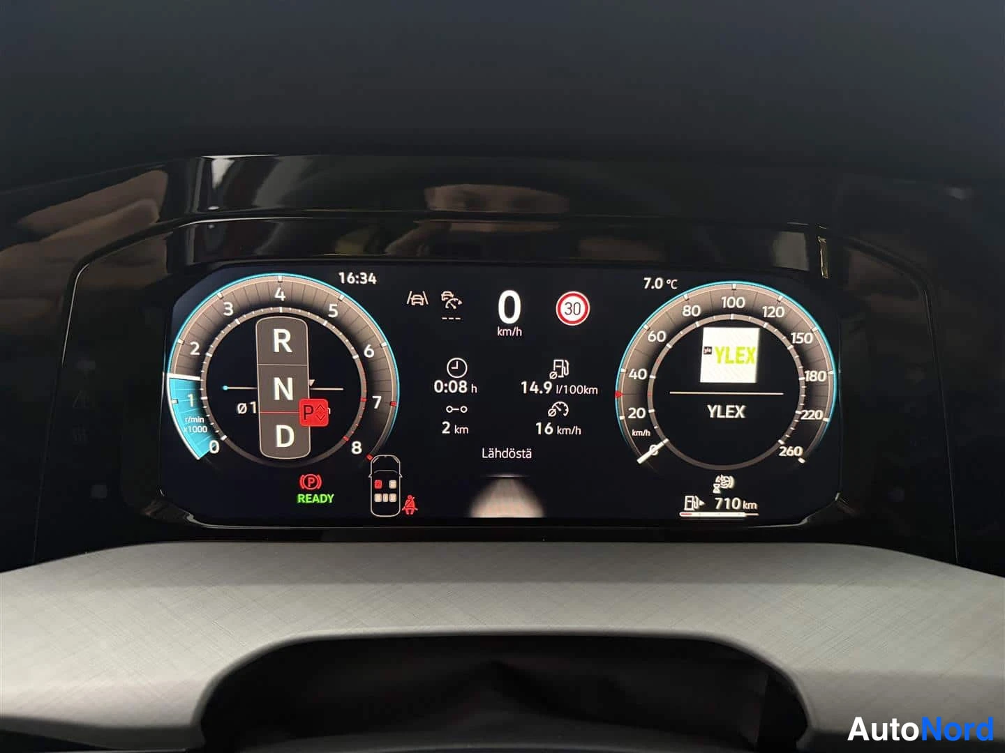 Punainen Volkswagen Golf 2026, yksityiskohta, kuva 21