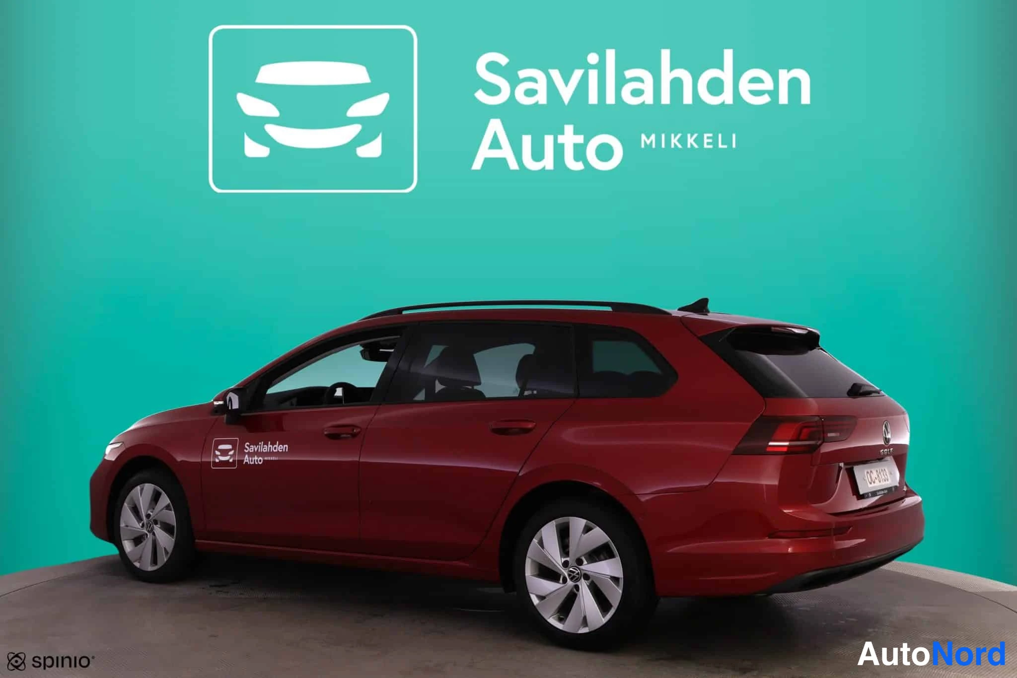 Punainen Volkswagen Golf 2026, takaviisto, kuva 9