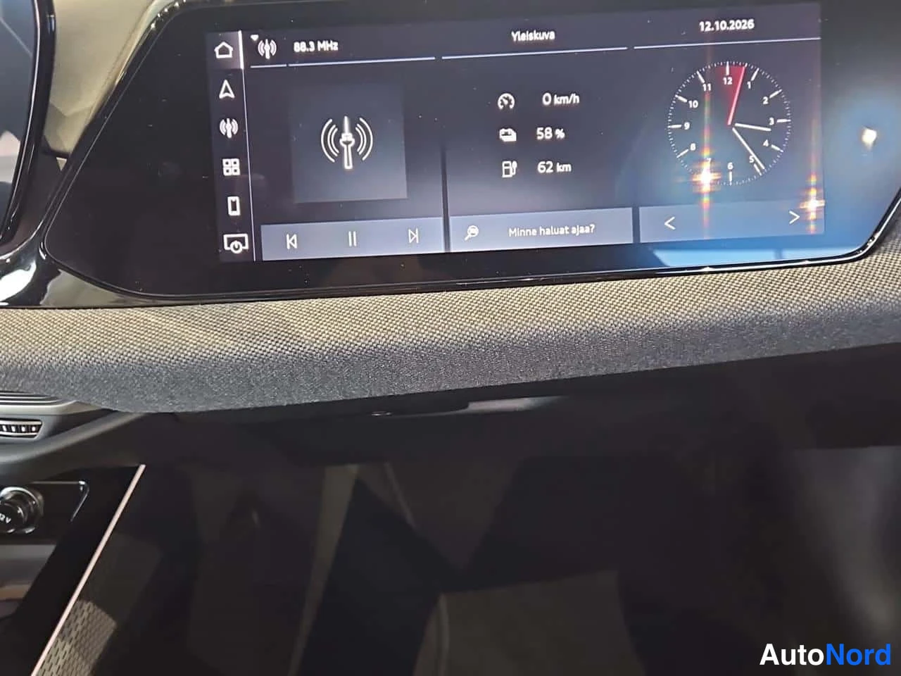 Punainen Audi A6 2025, yksityiskohta, kuva 16