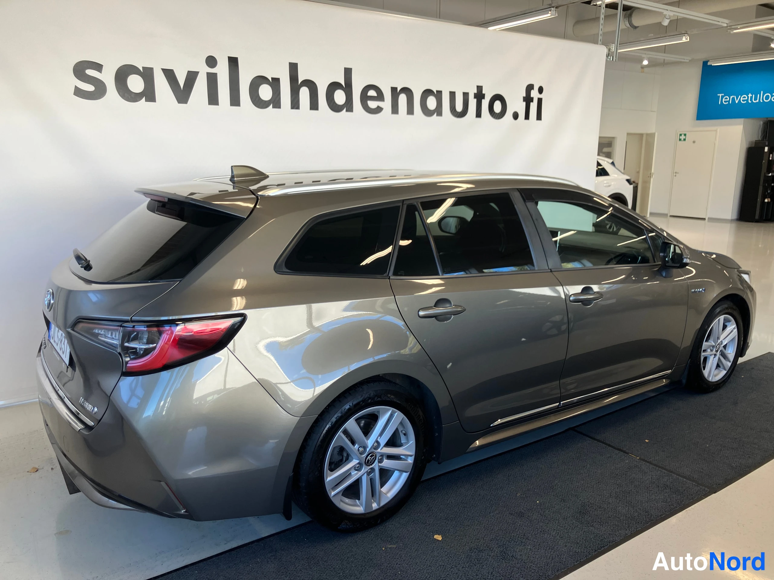 Ruskea Toyota Corolla 2021, takaviisto, kuva 8