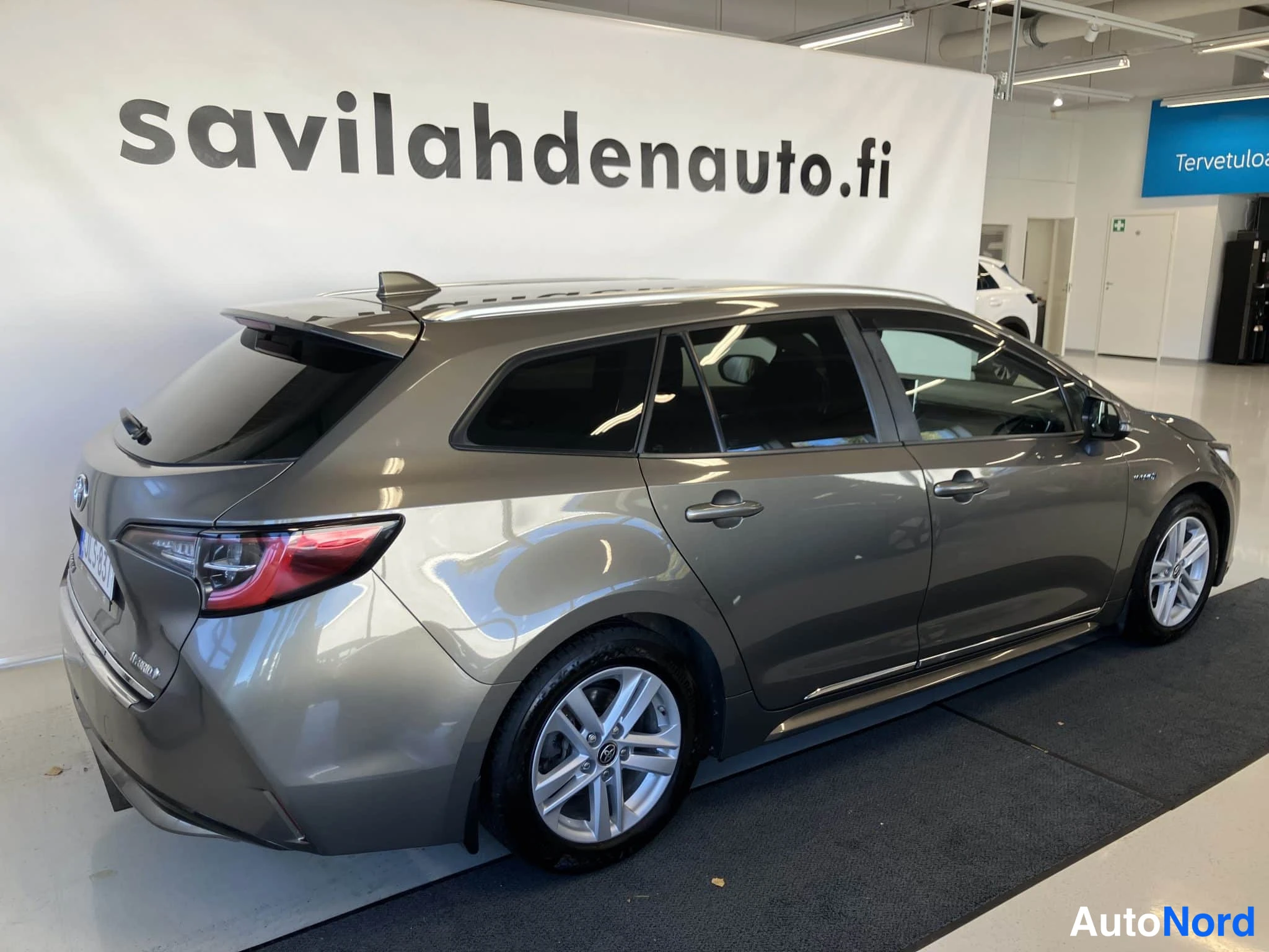 Ruskea Toyota Corolla 2021, takaviisto, kuva 7
