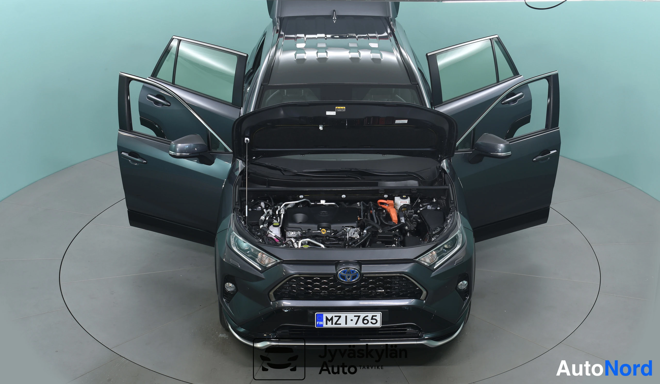 Harmaa Toyota RAV4 2021, moottoritila, kuva 32