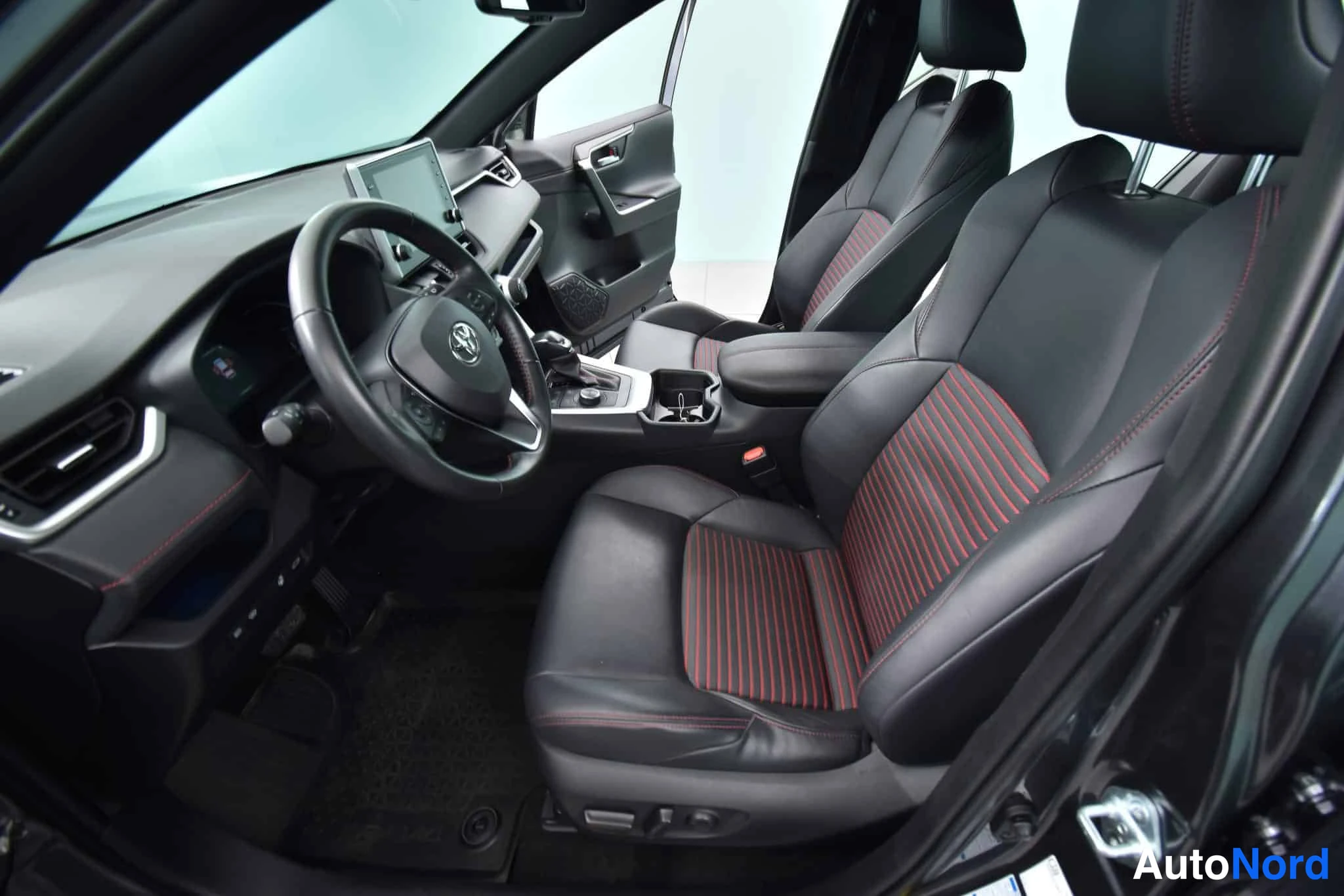 Harmaa Toyota RAV4 2021, ohjaamo, kuva 21