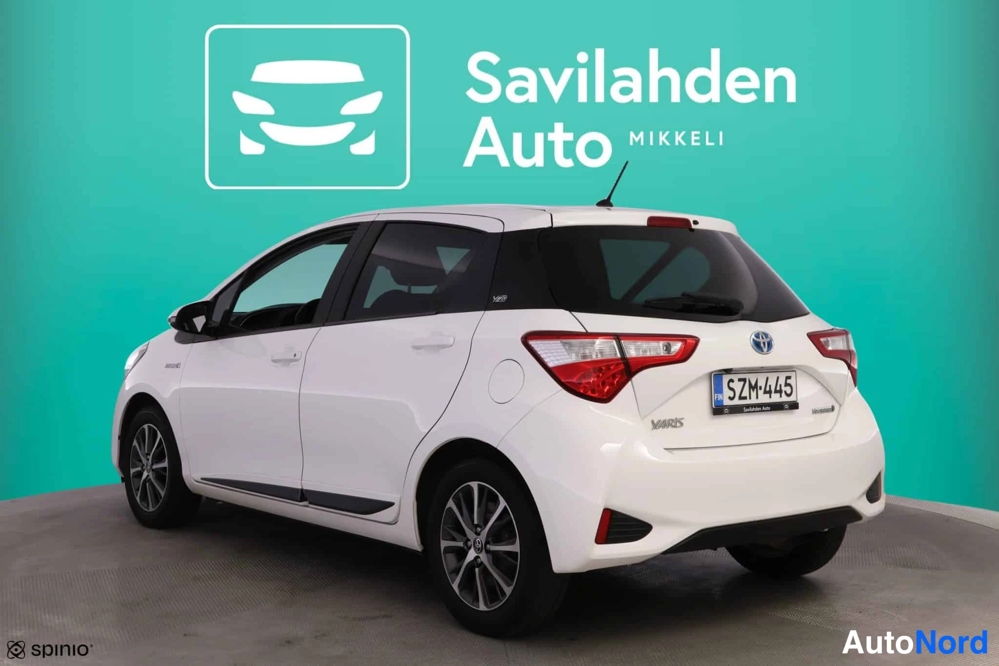 Valkoinen Toyota Yaris 2020, takaviisto, kuva 9