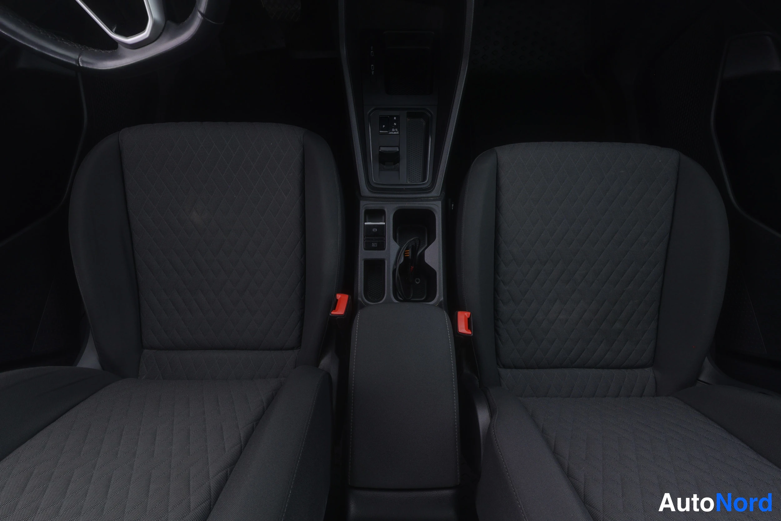 Blå Volkswagen Caddy 2021, framsäten, bild 19