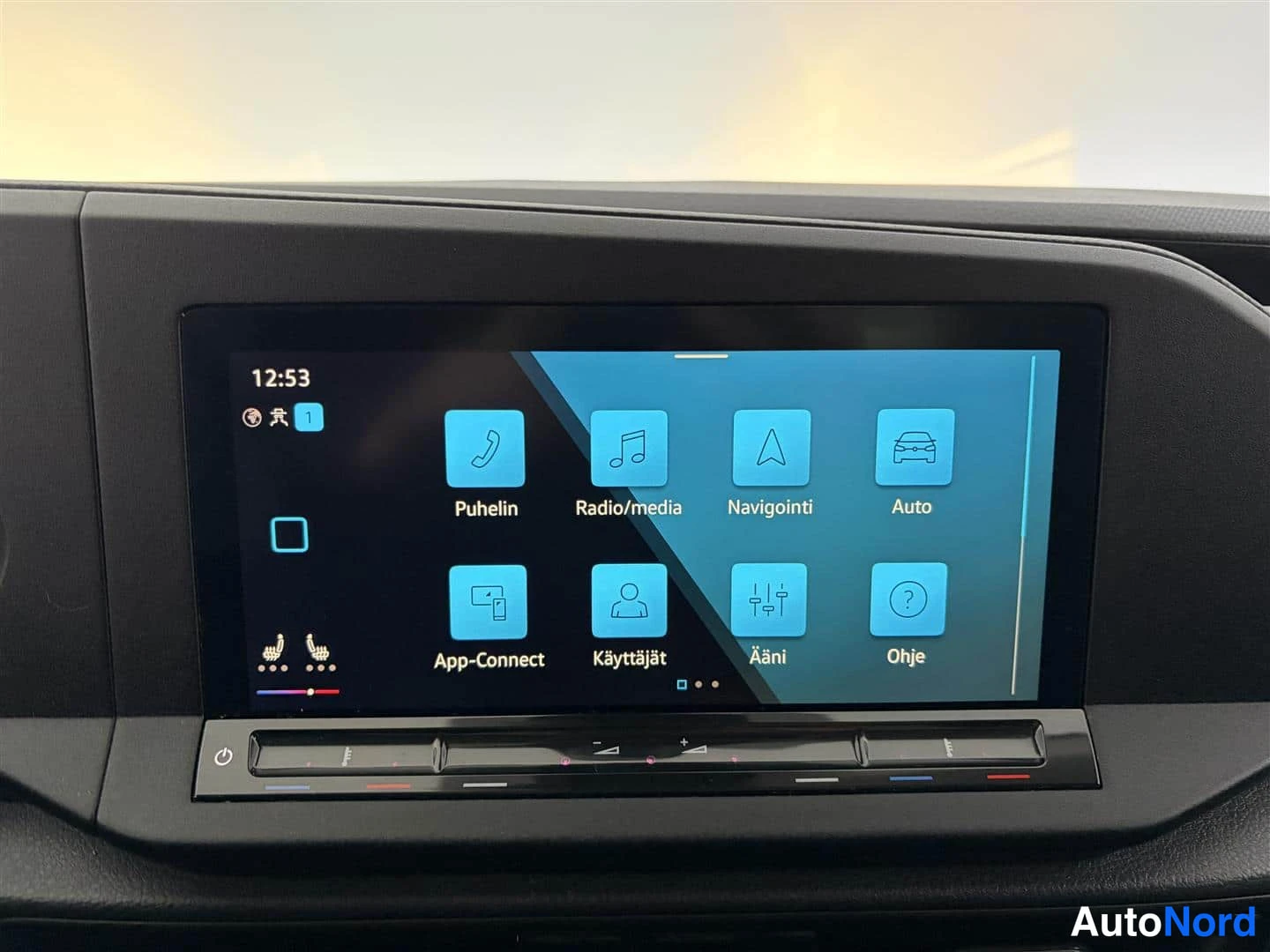 Valkoinen Volkswagen Caddy 2021, yksityiskohta, kuva 18
