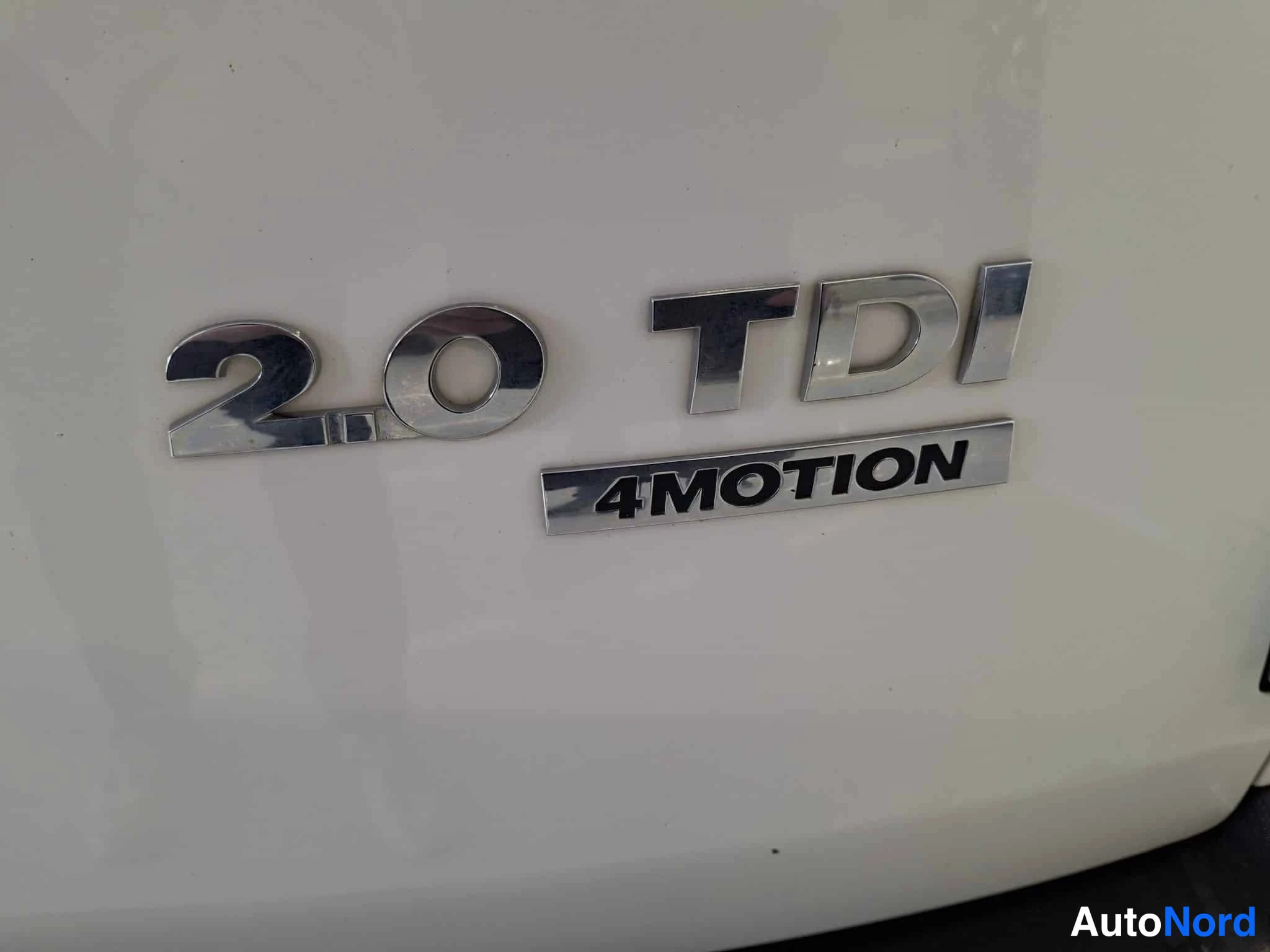 Valkoinen Volkswagen Caddy 2015, yksityiskohta, kuva 19