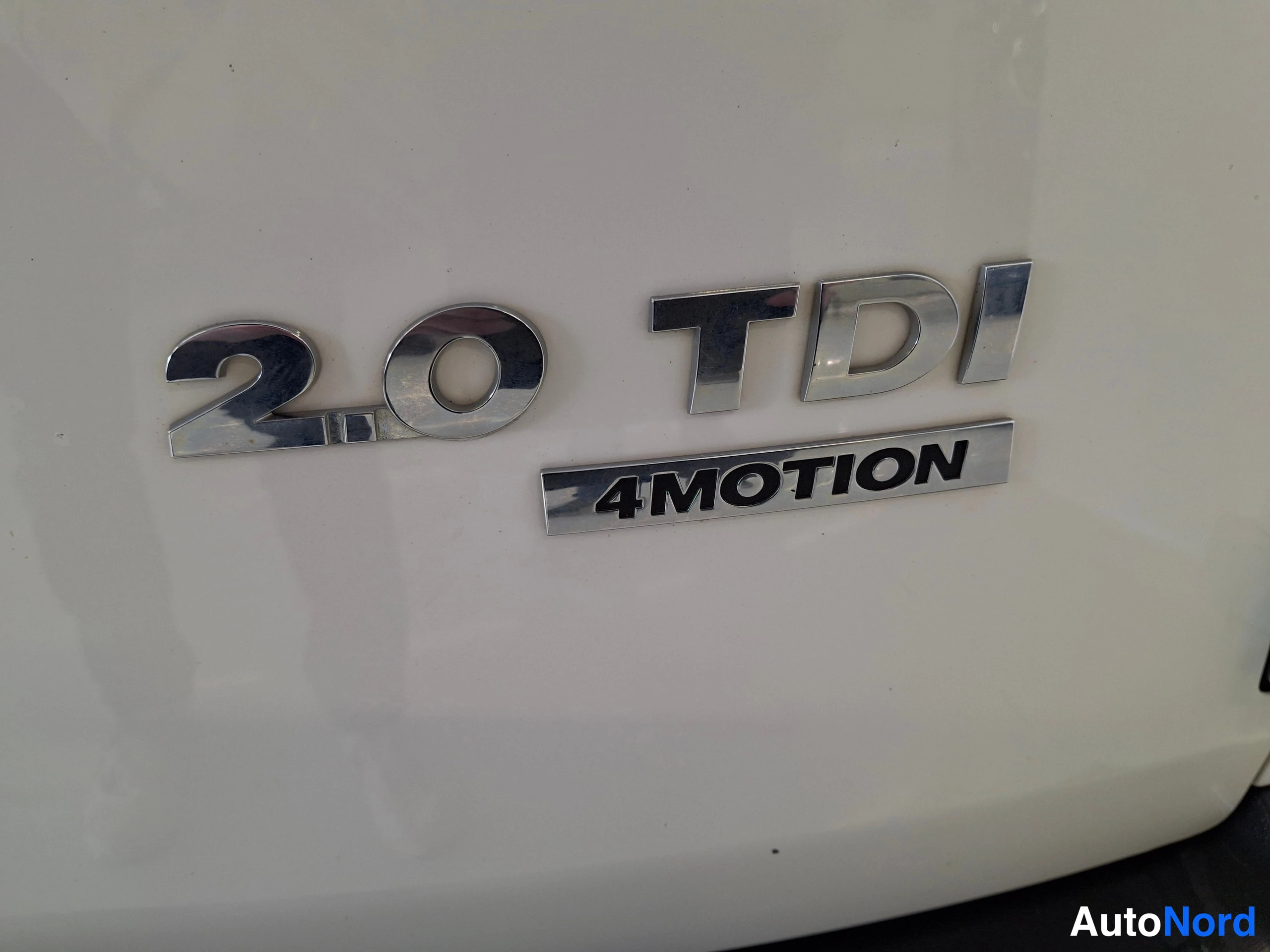 Valkoinen Volkswagen Caddy 2015, yksityiskohta, kuva 20