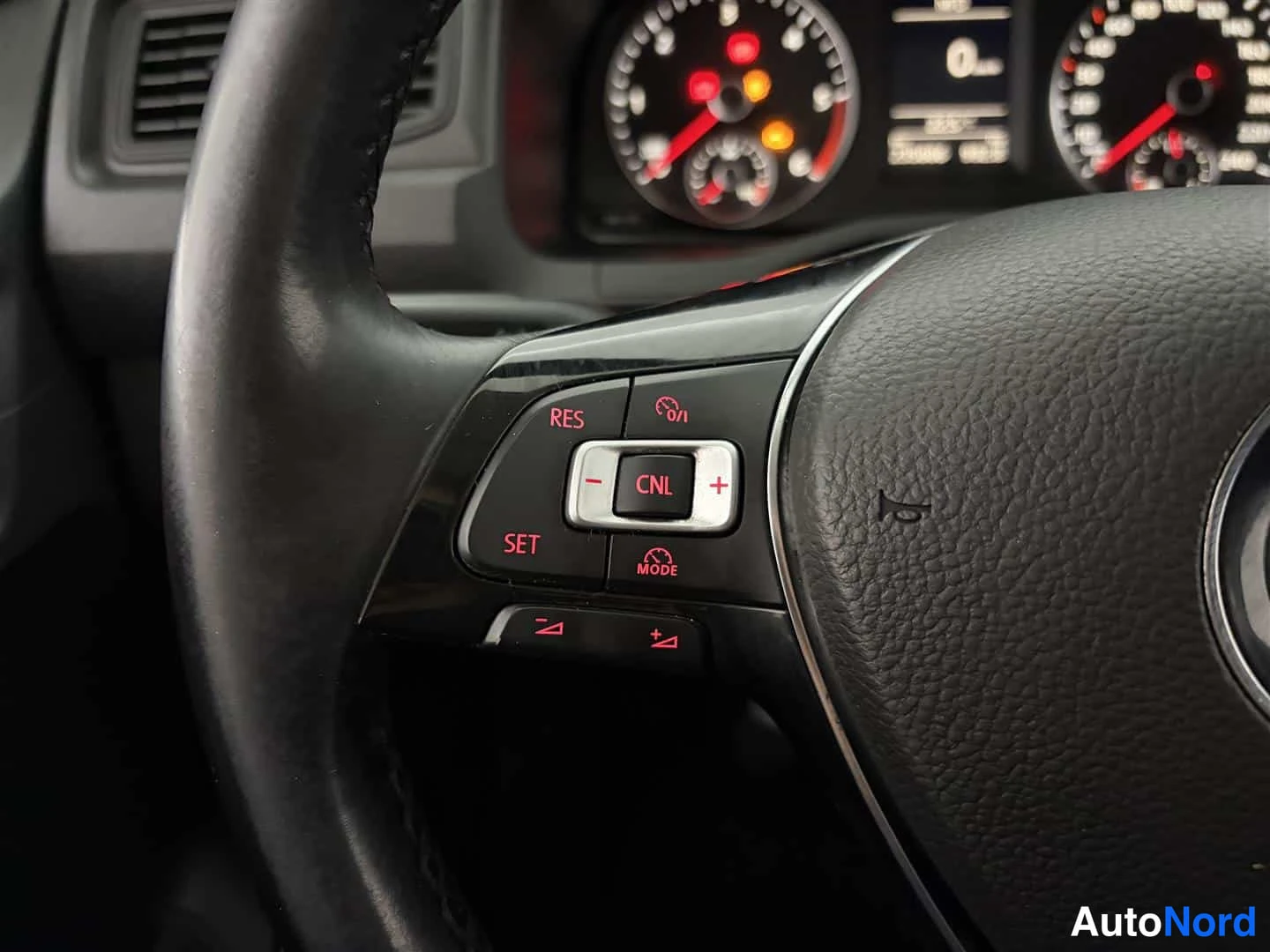 Sininen Volkswagen Caddy 2015, yksityiskohta, kuva 21
