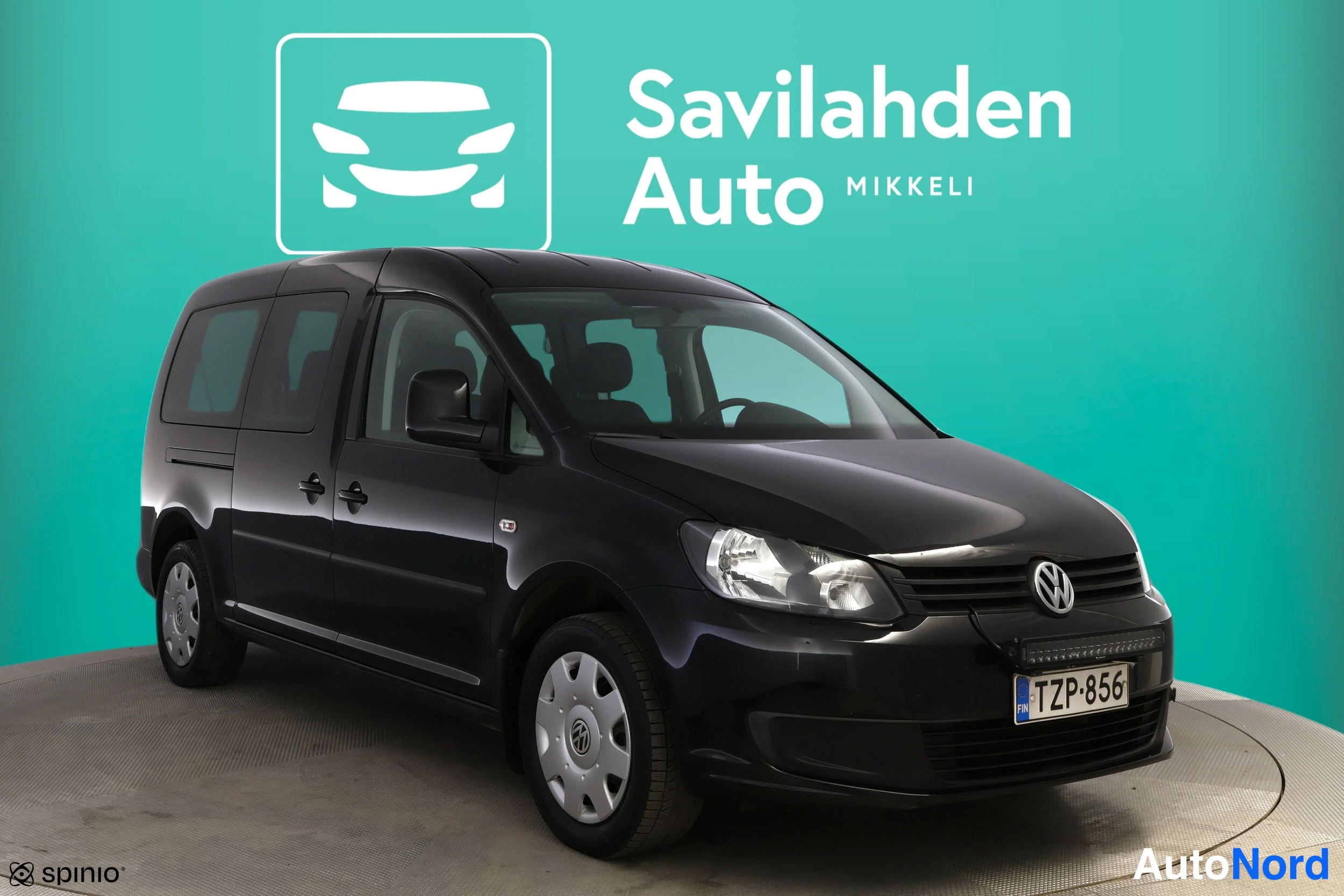 Musta Volkswagen Caddy 2015, etuviisto, keula oikealle, kuva 6