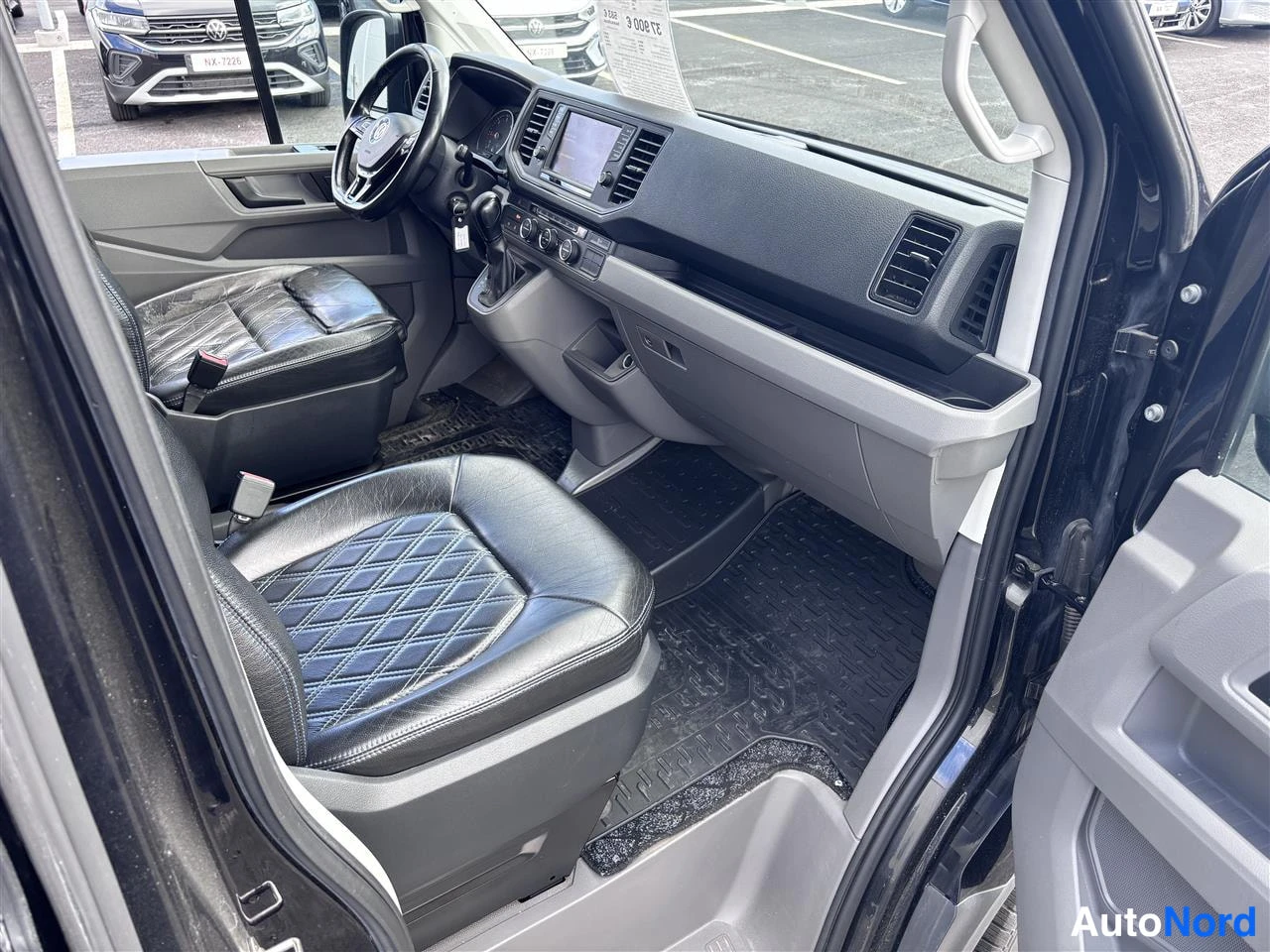 Black Volkswagen Crafter 2020, cockpit, photo 11