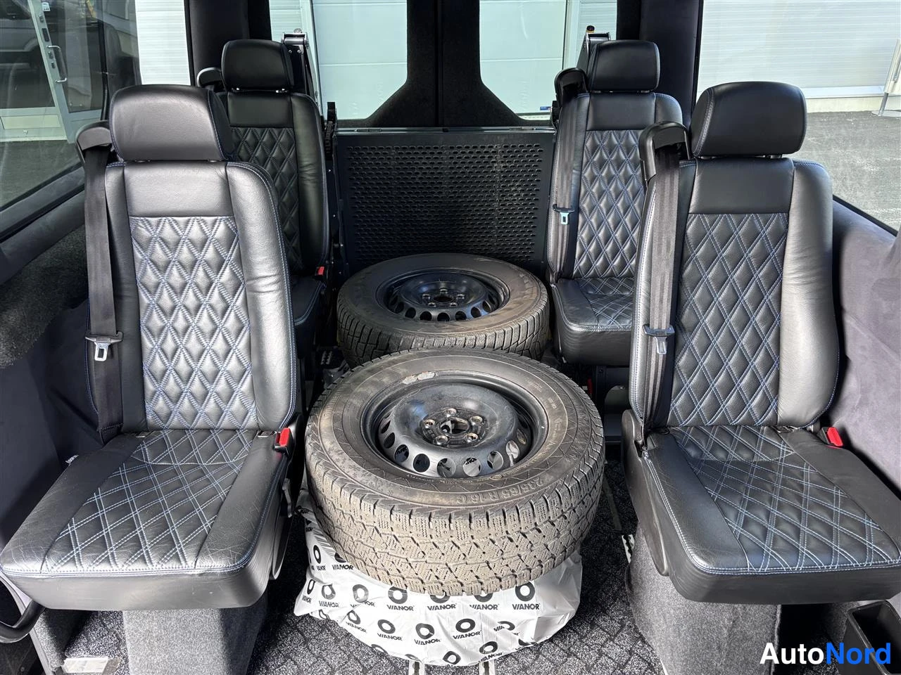 Black Volkswagen Crafter 2020, boot, photo 19