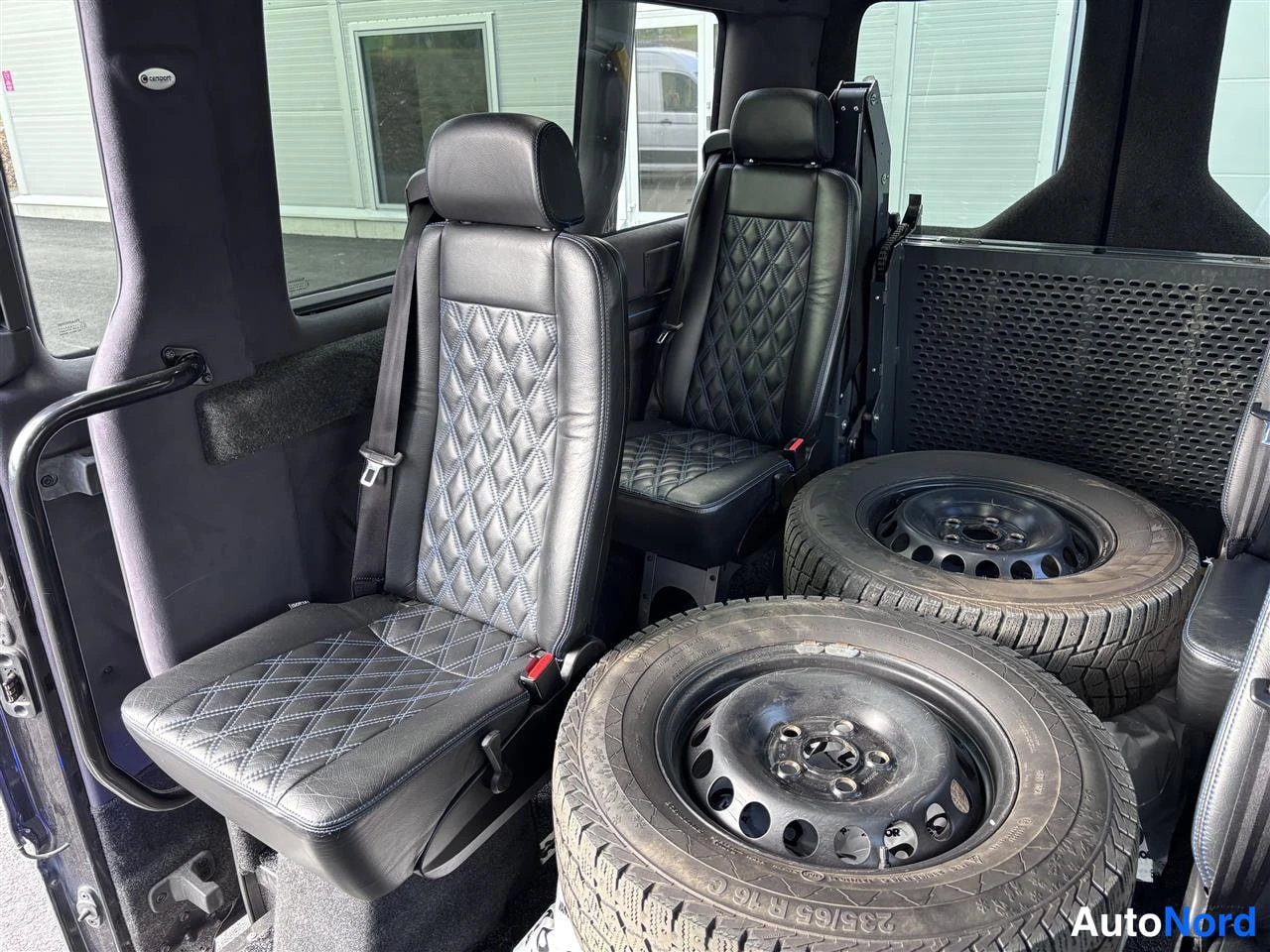 Black Volkswagen Crafter 2020, front seats, photo 14