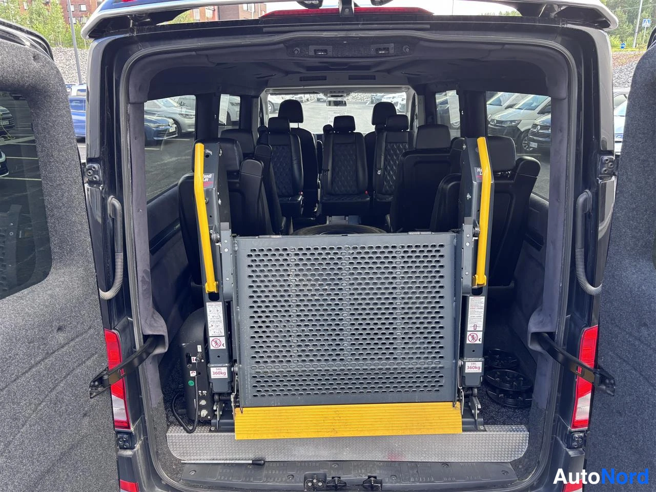 Black Volkswagen Crafter 2020, boot, photo 20