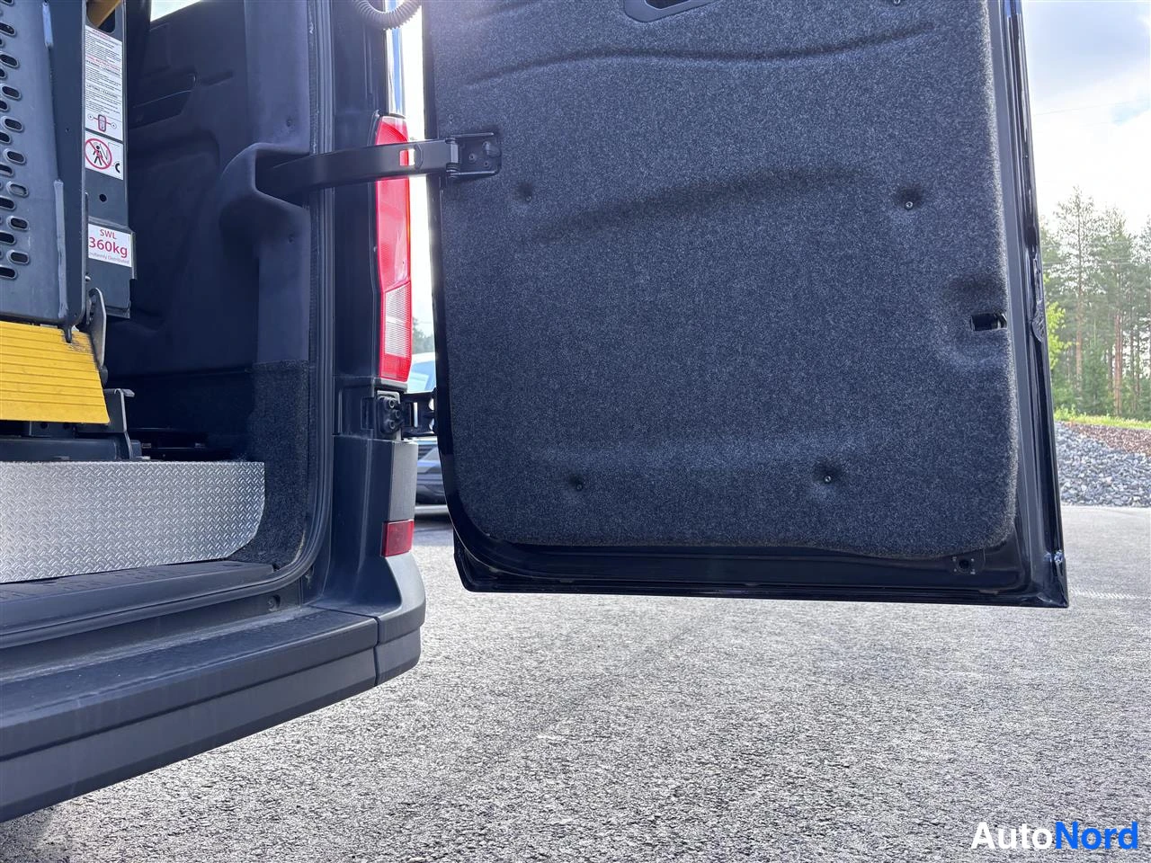 Black Volkswagen Crafter 2020, boot, photo 21