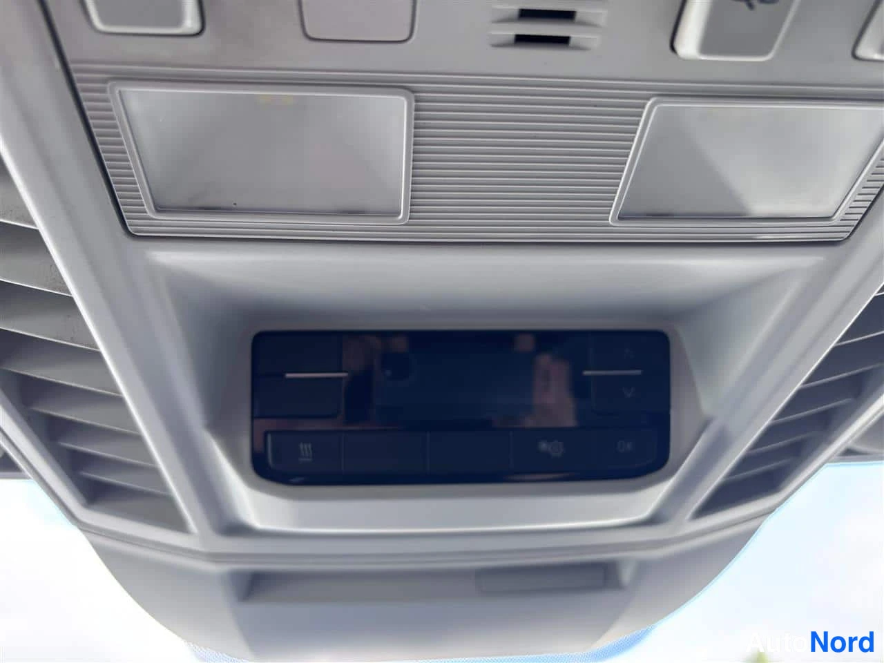 Black Volkswagen Crafter 2020, detail, photo 26