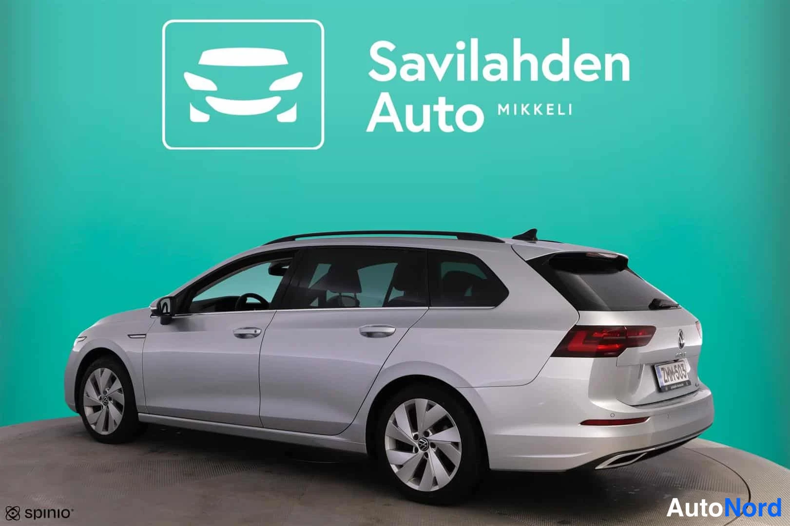 Harmaa Volkswagen Golf 2023, takaviisto, kuva 4