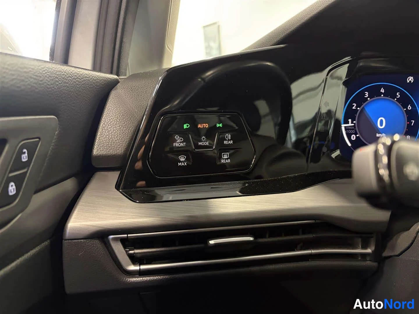 Harmaa Volkswagen Golf 2023, yksityiskohta, kuva 23