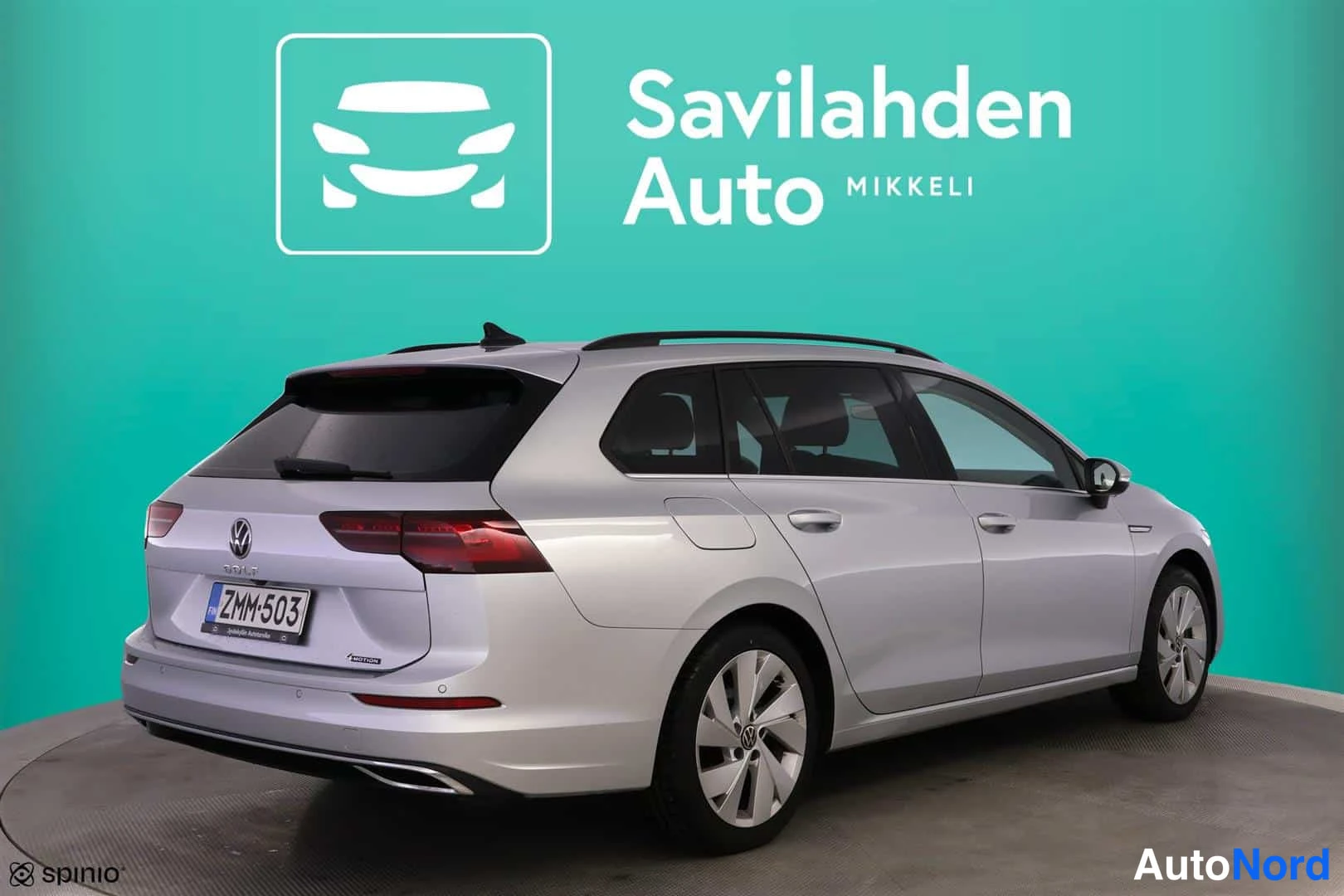 Harmaa Volkswagen Golf 2023, takaviisto, kuva 6