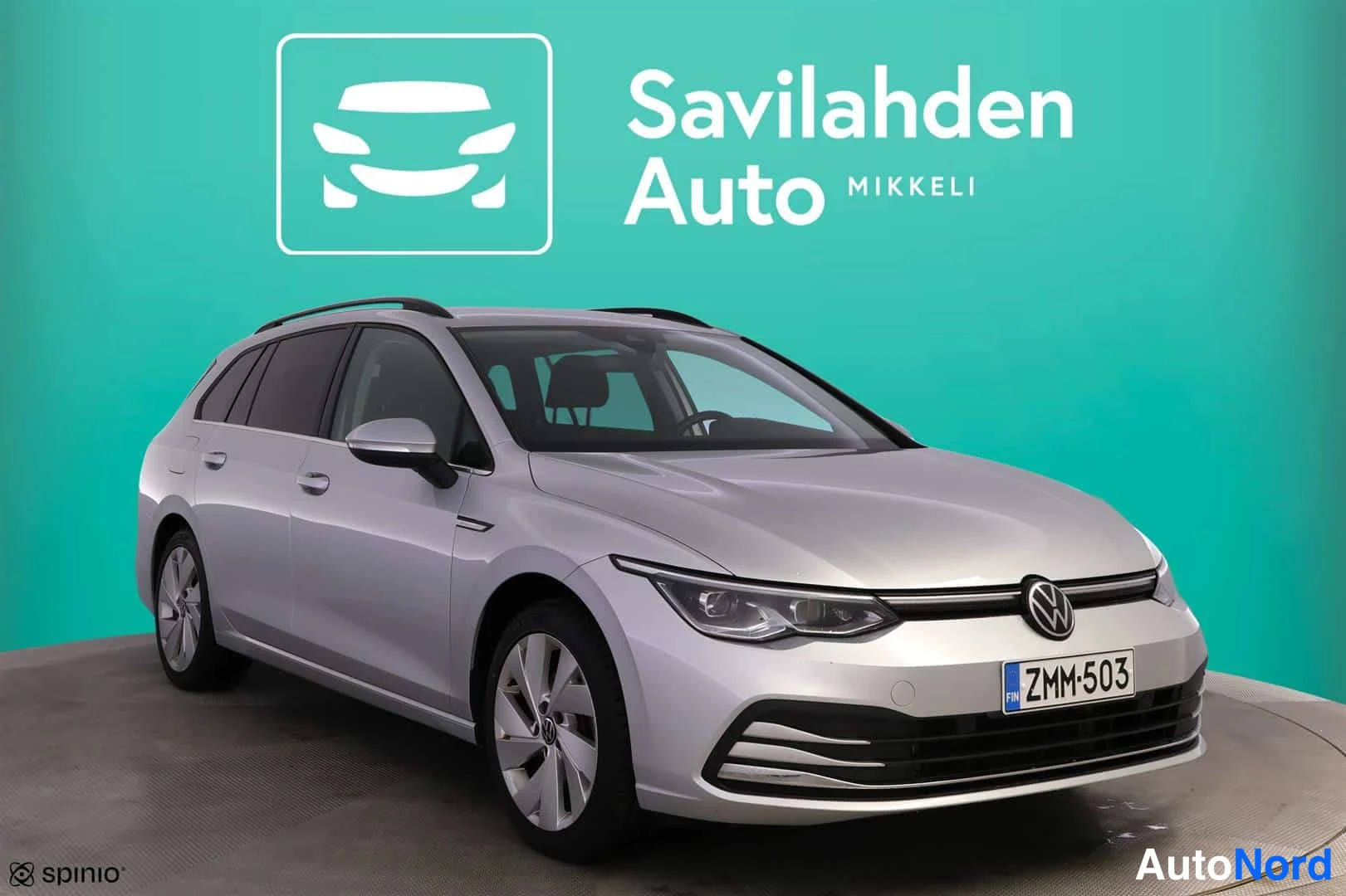 Harmaa Volkswagen Golf 2023, etuviisto, keula vasemmalle, kuva 3