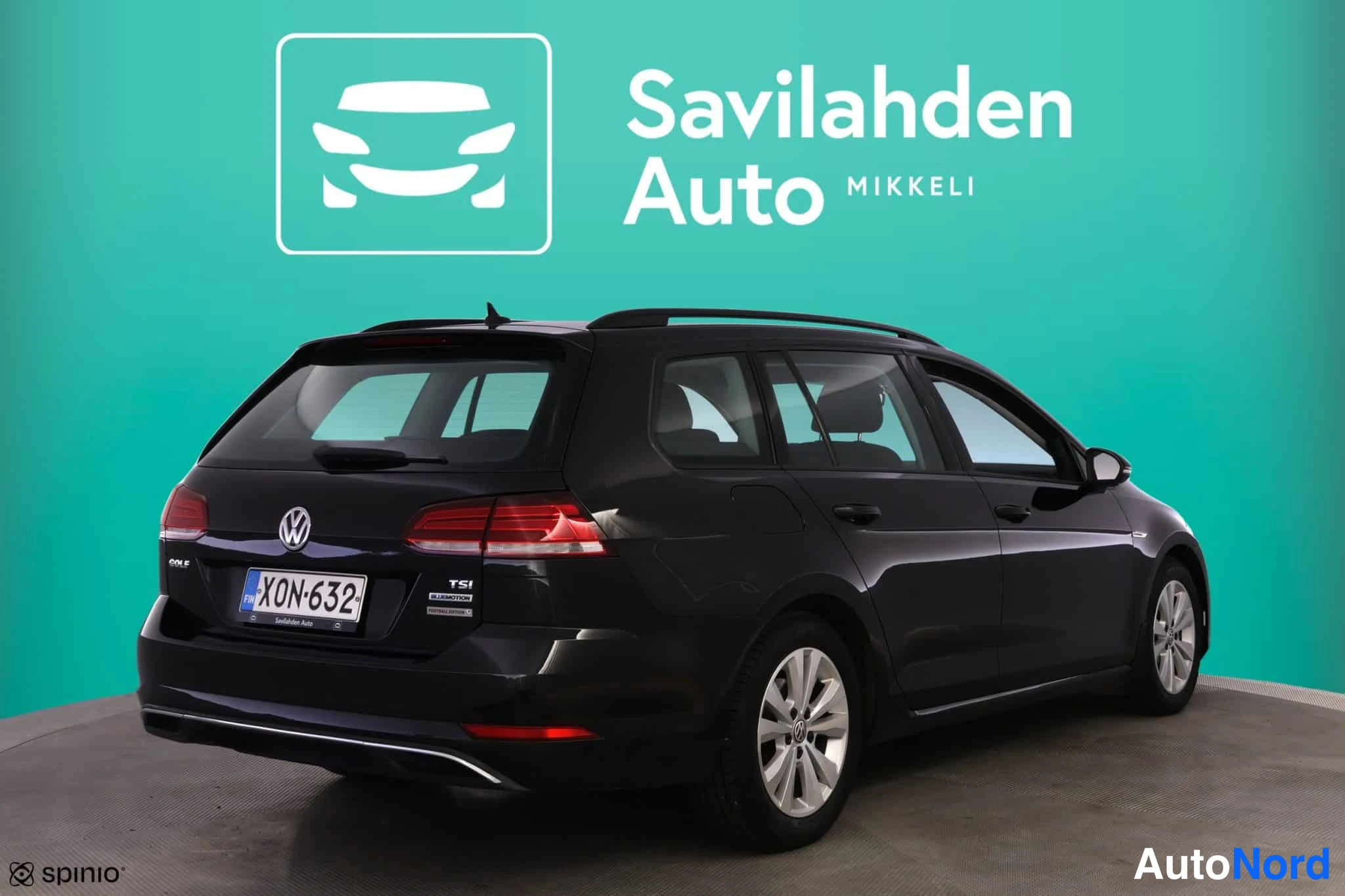 Musta Volkswagen Golf 2018, takaviisto, kuva 11