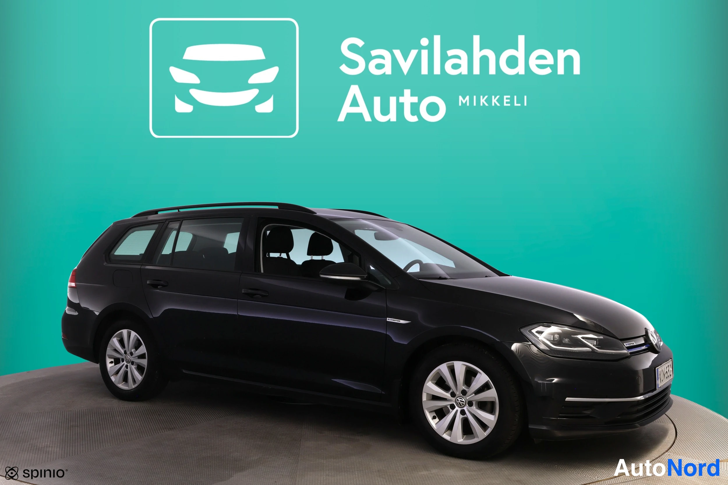 Musta Volkswagen Golf 2018, etuviisto, keula oikealle, kuva 4