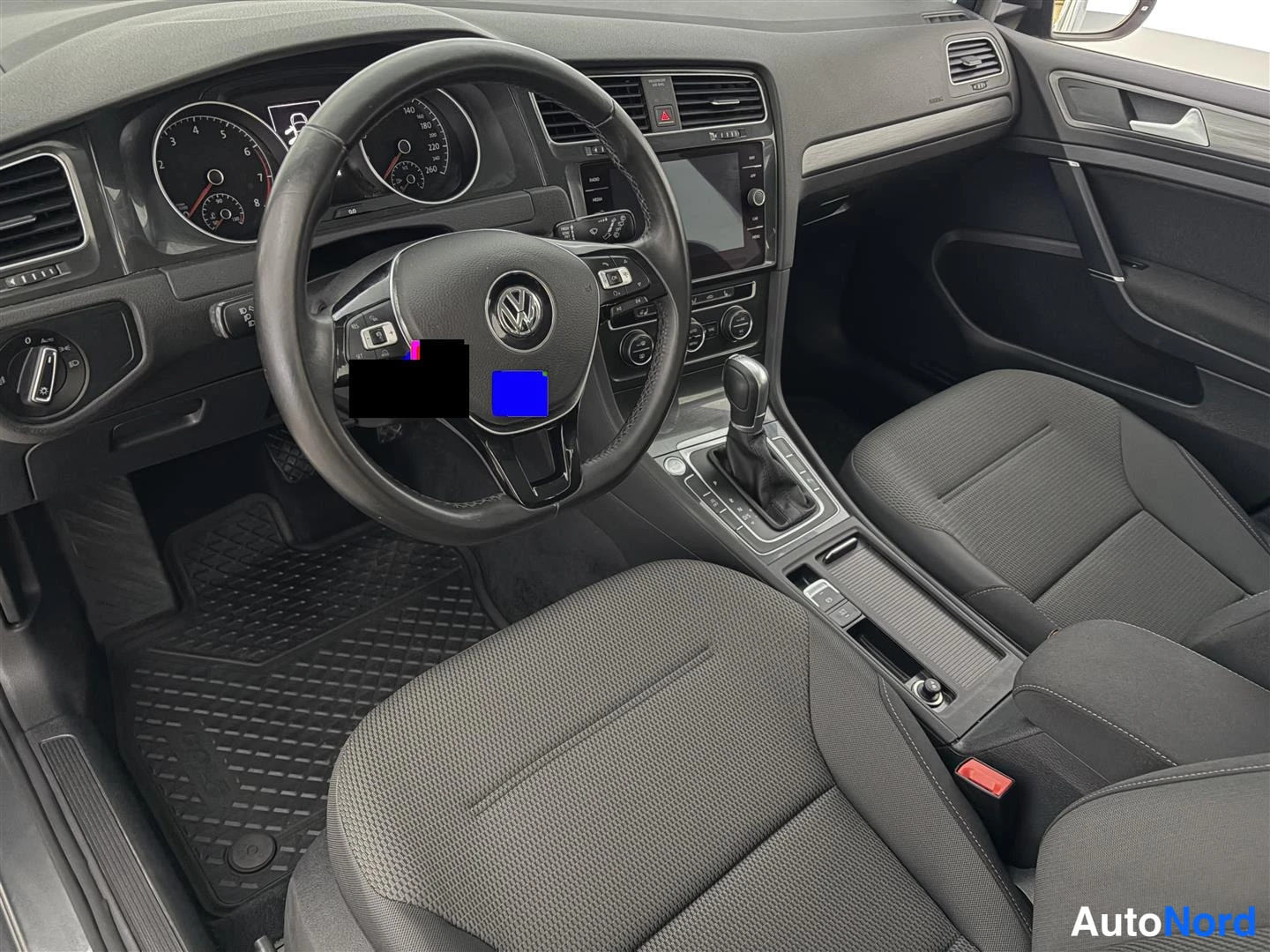 Harmaa Volkswagen Golf 2017, ohjaamo, kuva 14