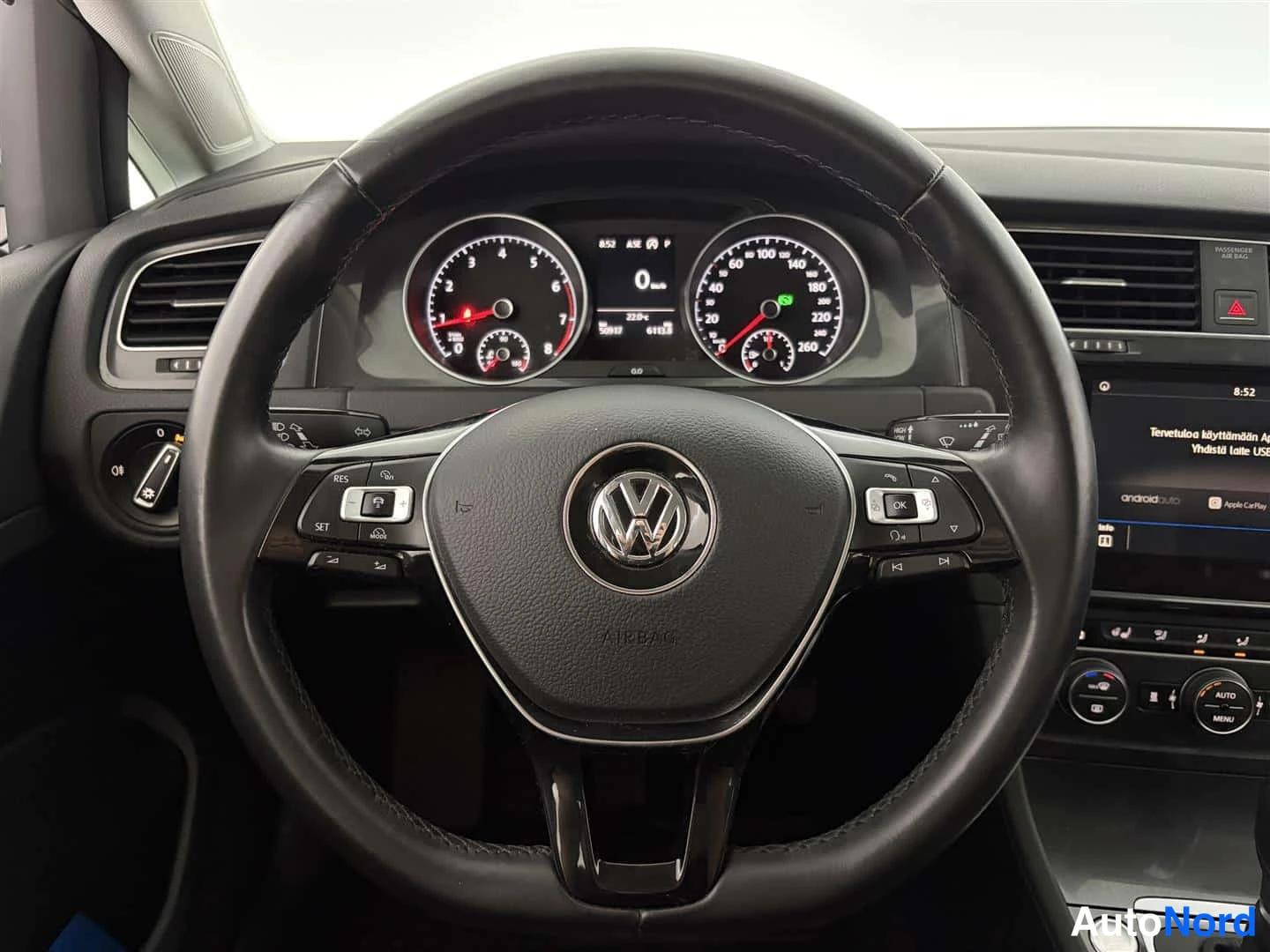 Harmaa Volkswagen Golf 2017, ohjaamo, kuva 16