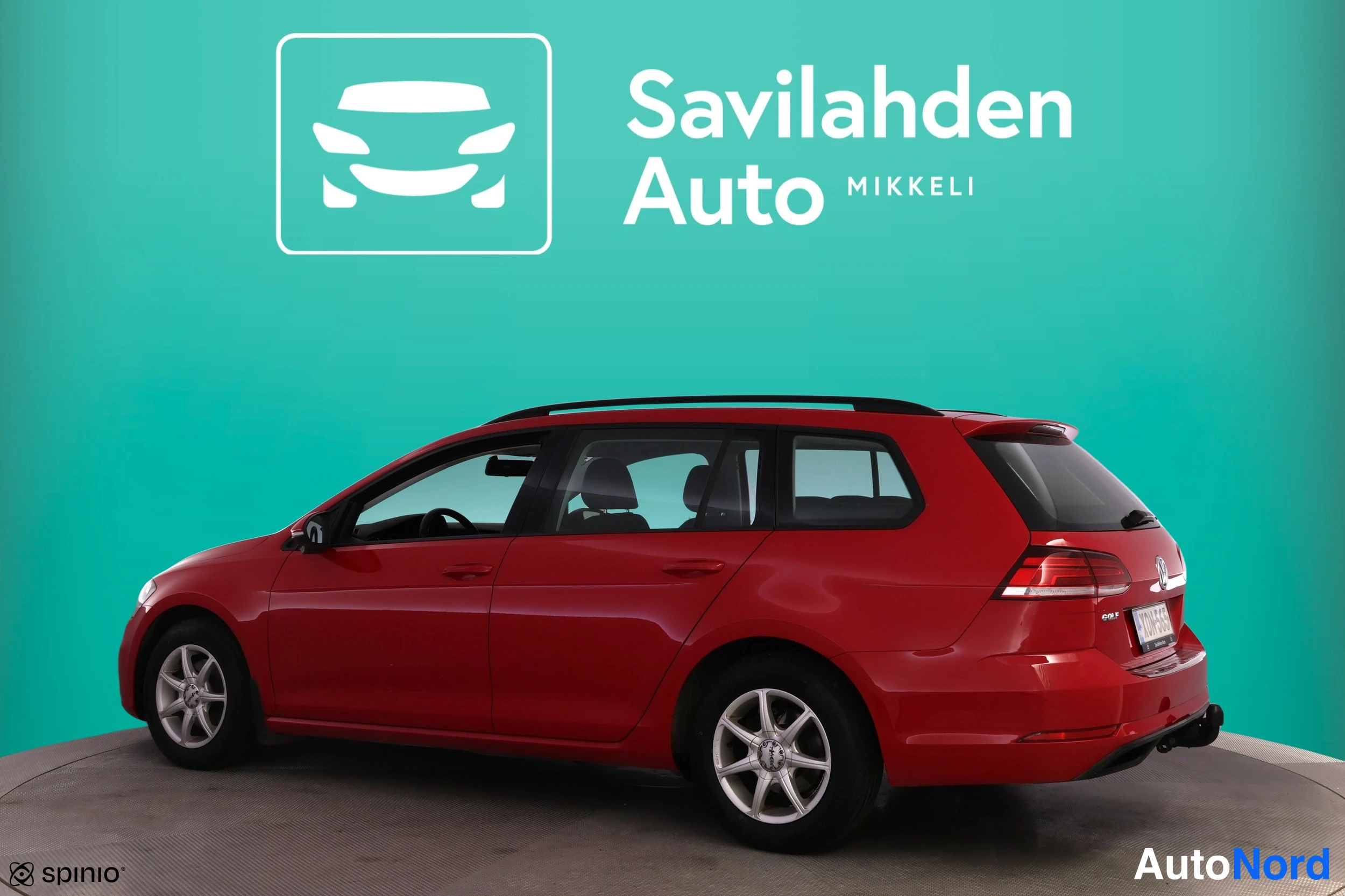 Punainen Volkswagen Golf 2018, takaviisto, kuva 12