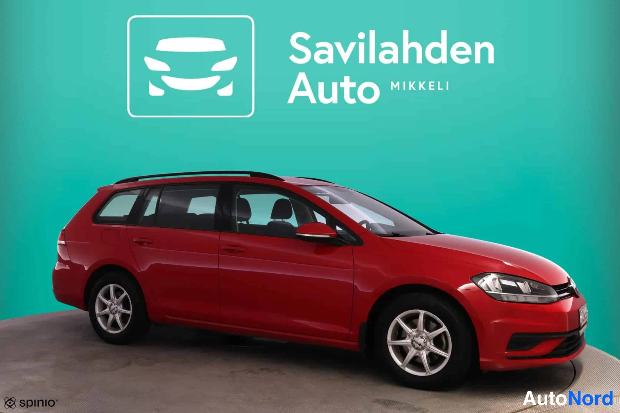 Punainen Volkswagen Golf 2018, etuviisto, keula oikealle, kuva 3