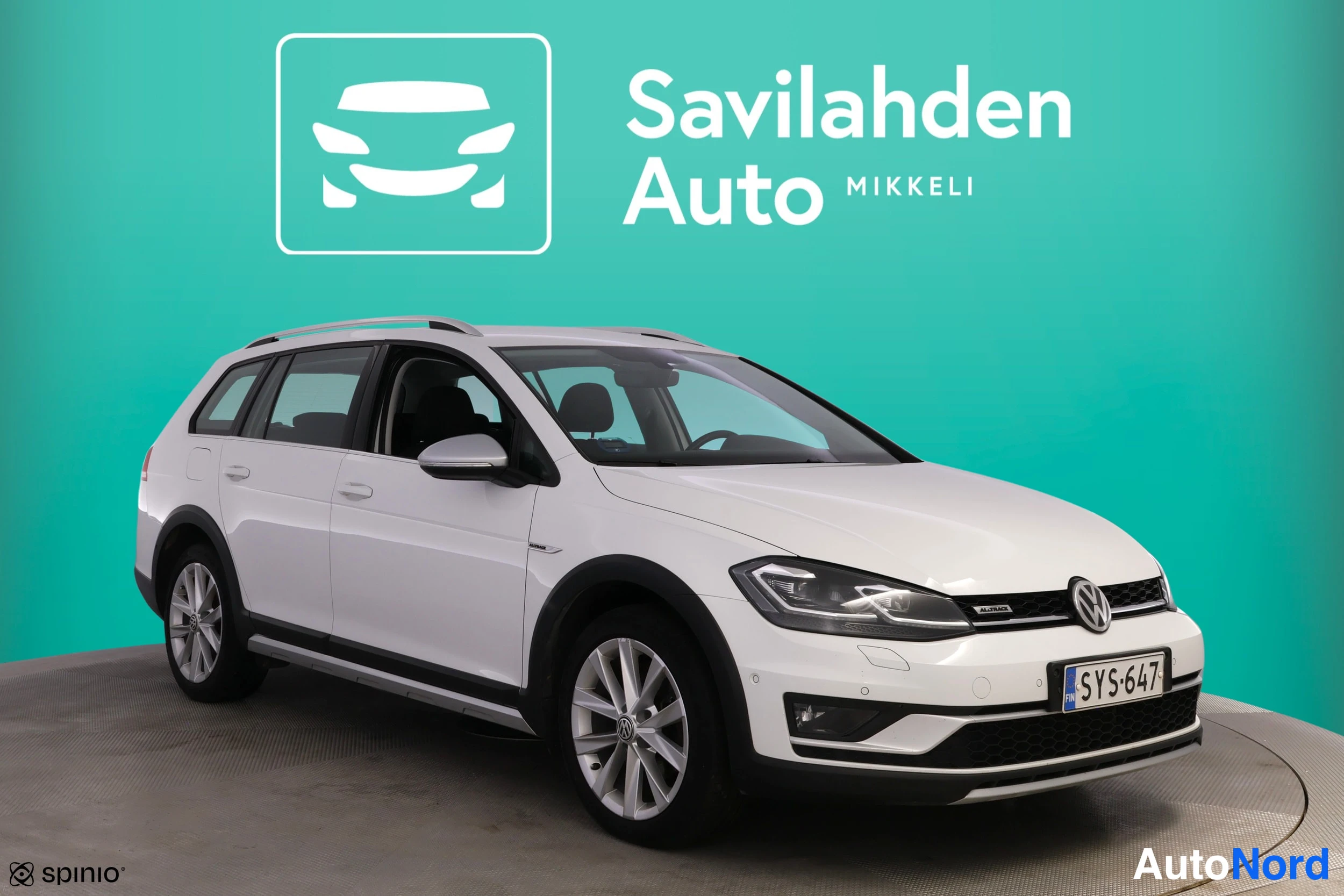 Valkoinen Volkswagen Golf 2019, etuviisto, keula oikealle, kuva 6