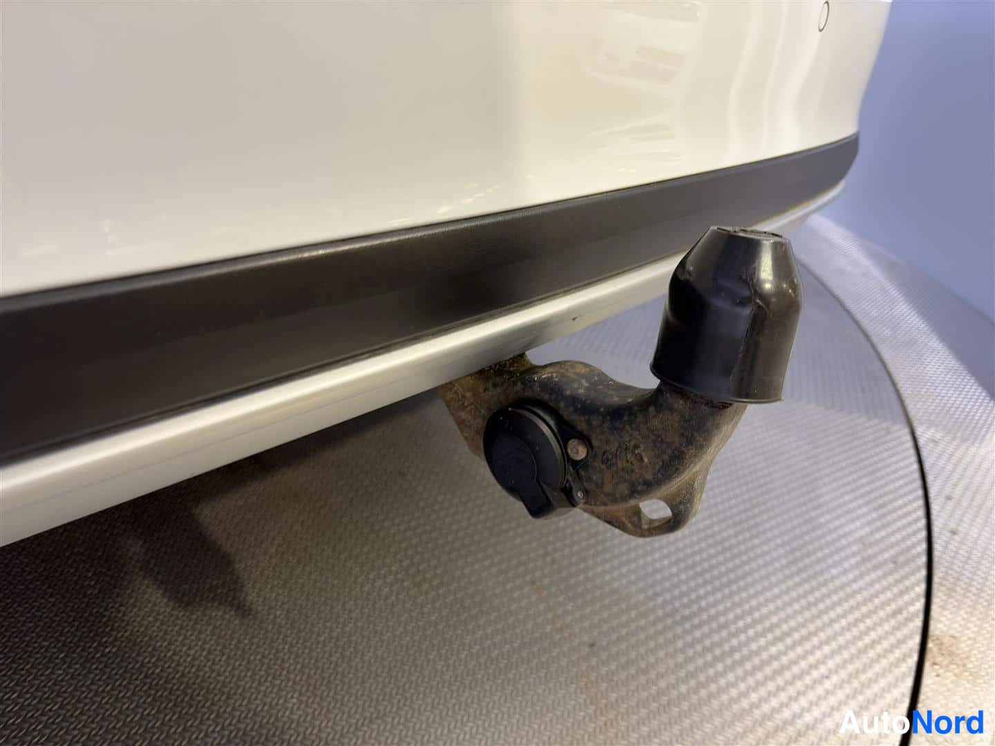 Valkoinen Volkswagen Golf 2019, yksityiskohta, kuva 21