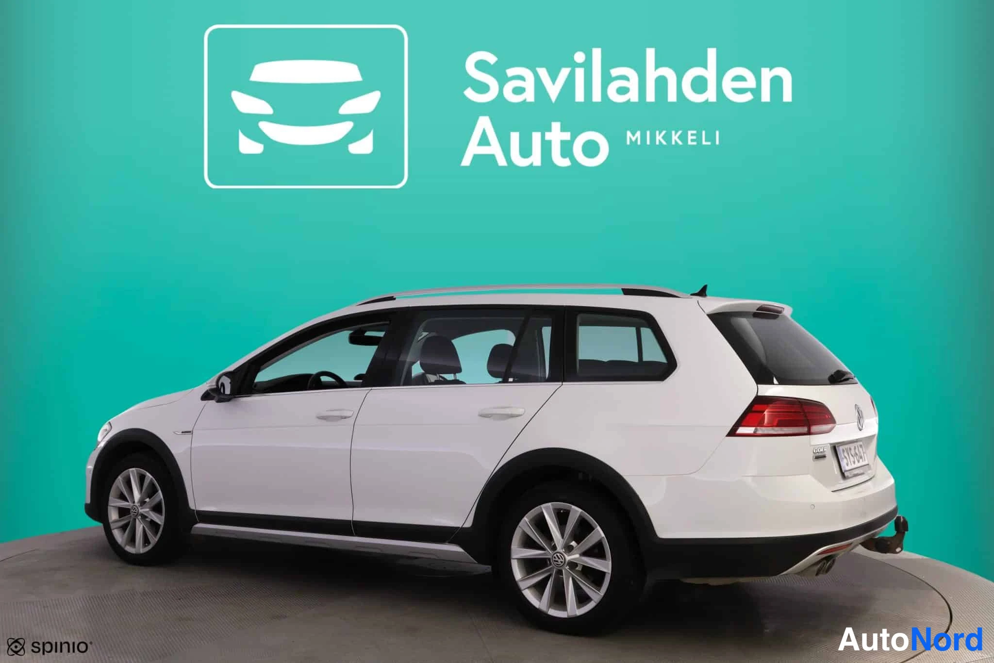 Valkoinen Volkswagen Golf 2019, takaviisto, kuva 7