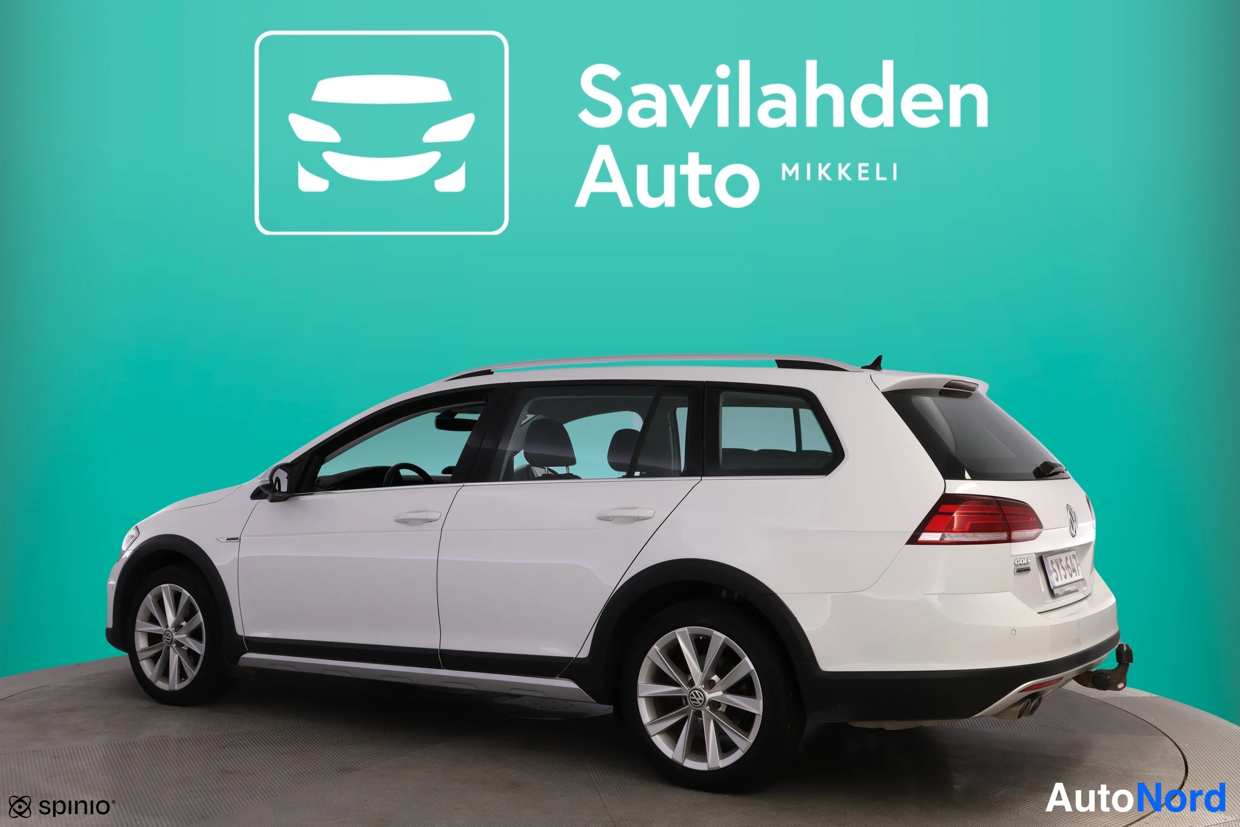 Valkoinen Volkswagen Golf 2019, takaviisto, kuva 8