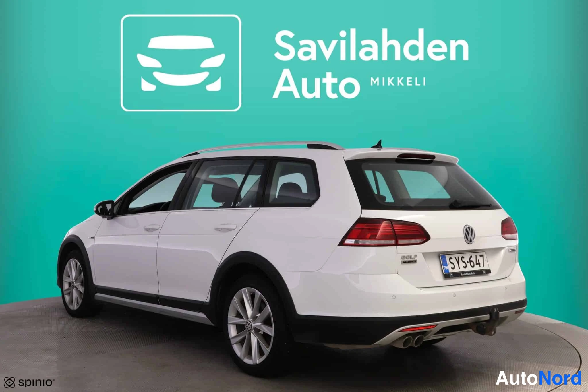 Valkoinen Volkswagen Golf 2019, takaviisto, kuva 9