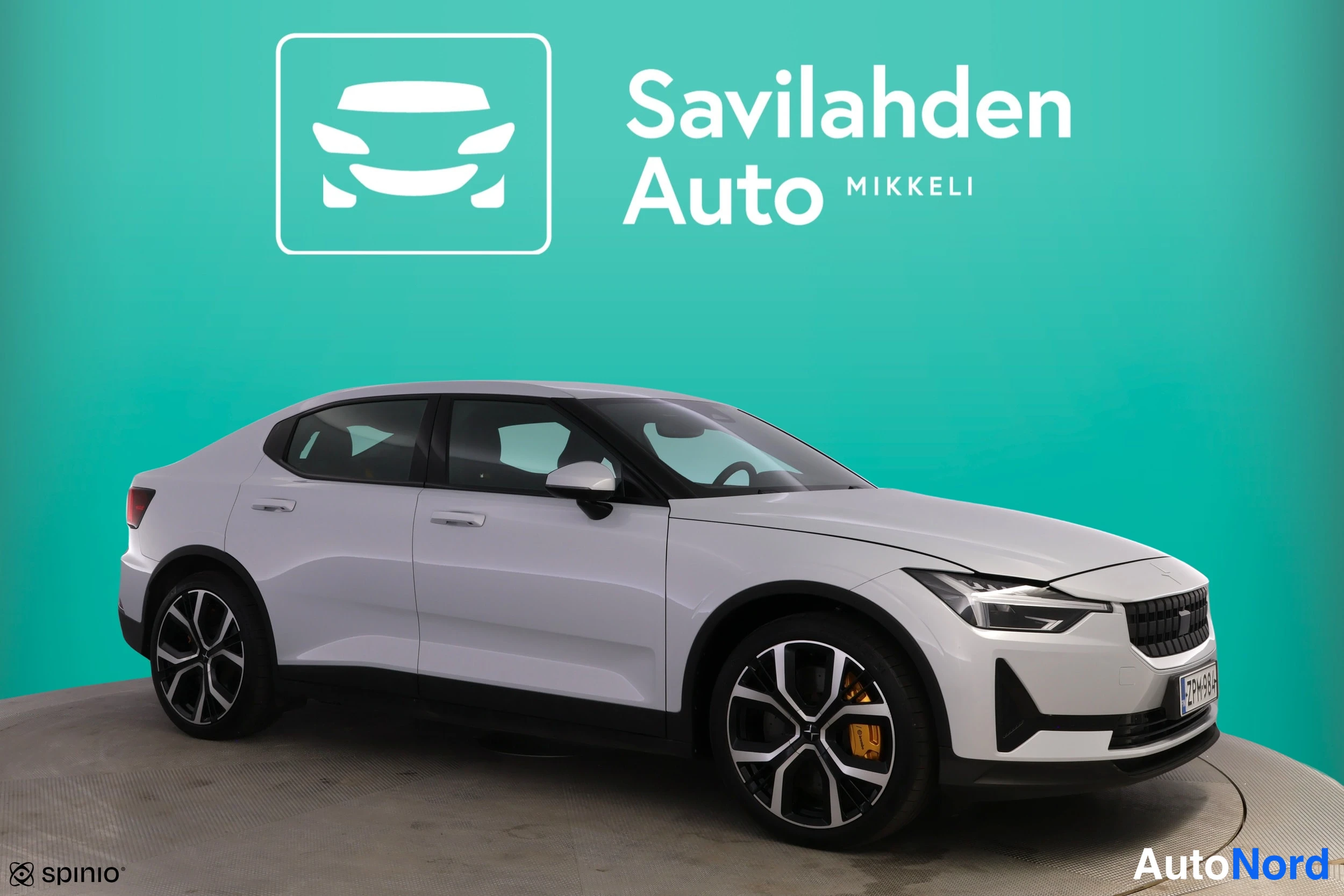 Harmaa Polestar 2 2022, etuviisto, keula oikealle, kuva 4