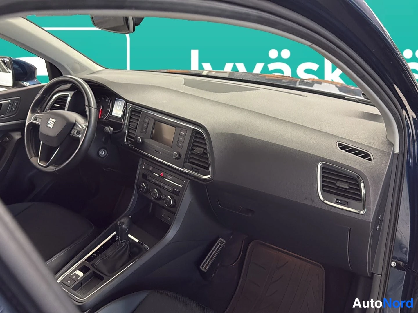Sininen Seat Ateca 2017, ohjaamo, kuva 11