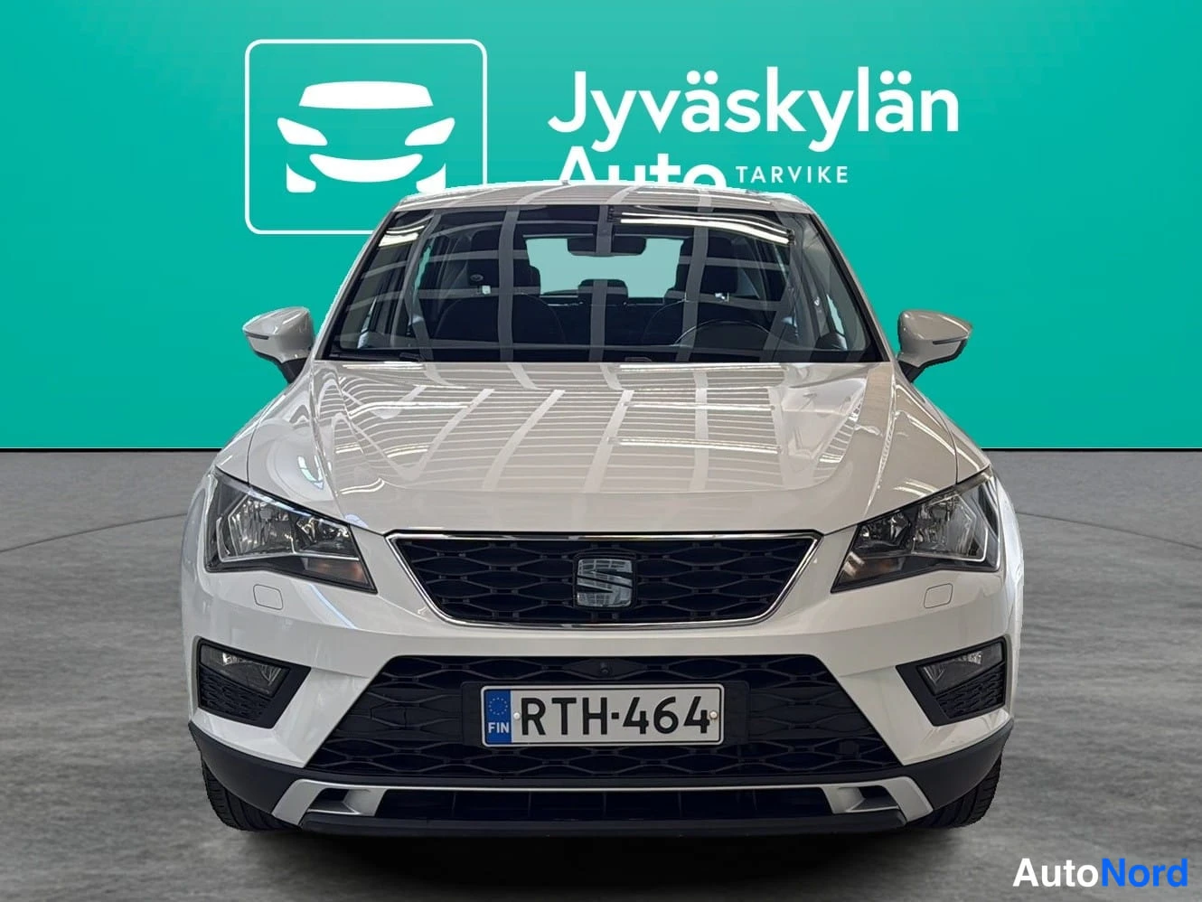 Valkoinen Seat Ateca 2018, edestä, kuva 3