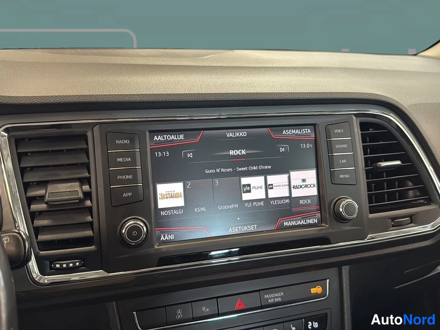 Valkoinen Seat Ateca 2018, yksityiskohta, kuva 16