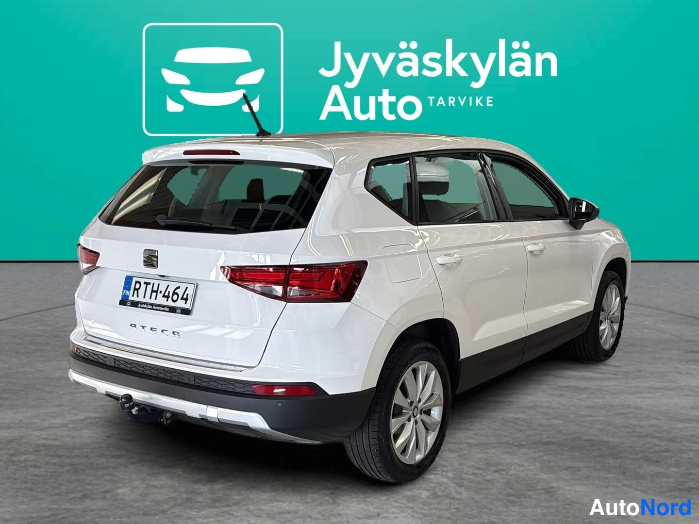 Valkoinen Seat Ateca 2018, takaviisto, kuva 5