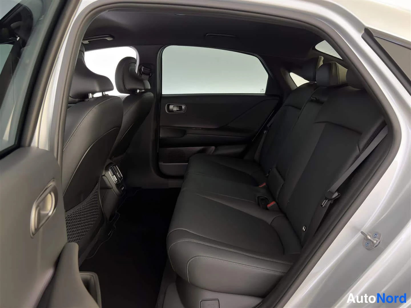 Harmaa Hyundai IONIQ 6 2026, takaistuimet, kuva 19